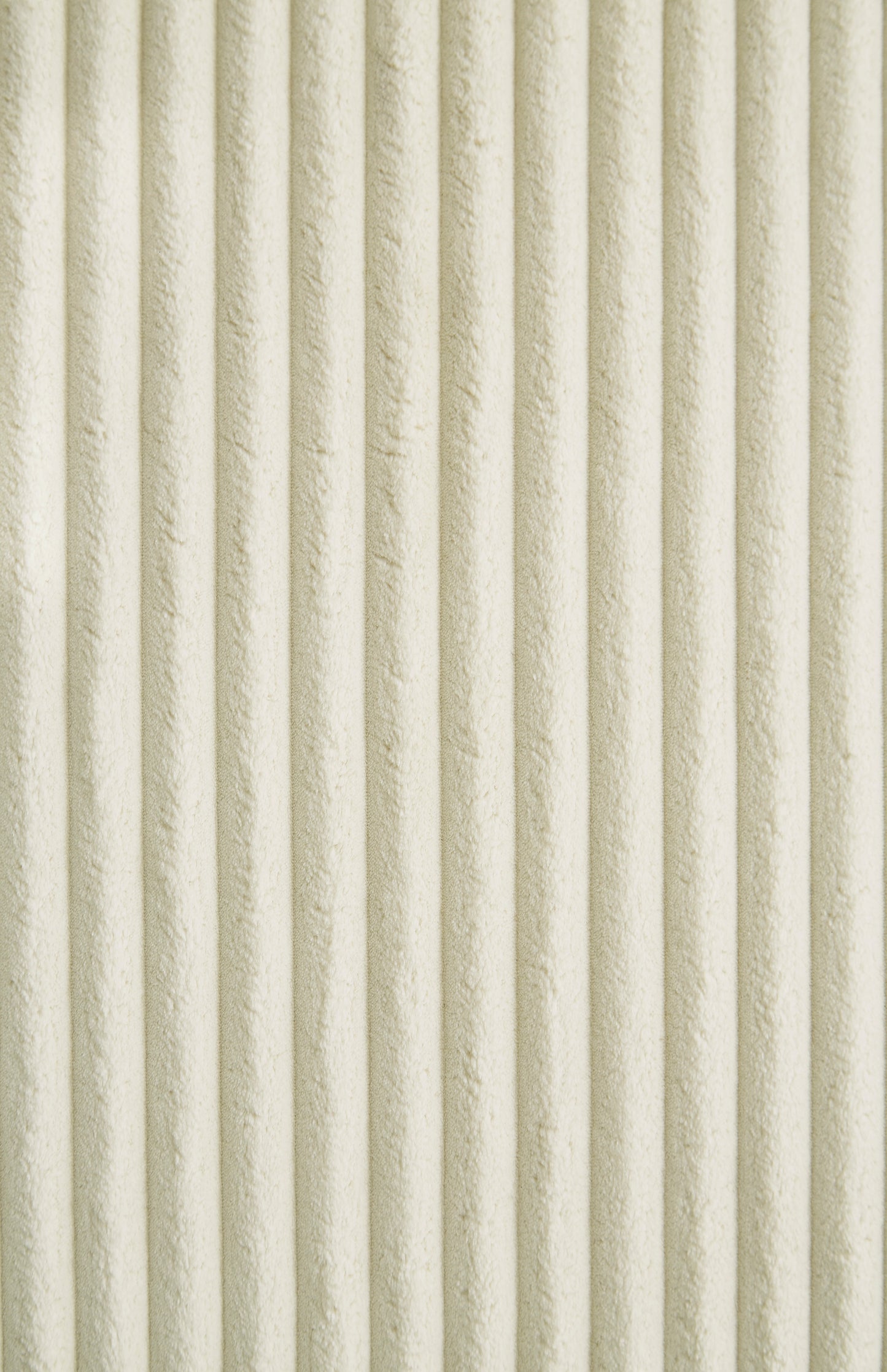 Lindyn Right-Facing 6-Piece Sectional with Chaise