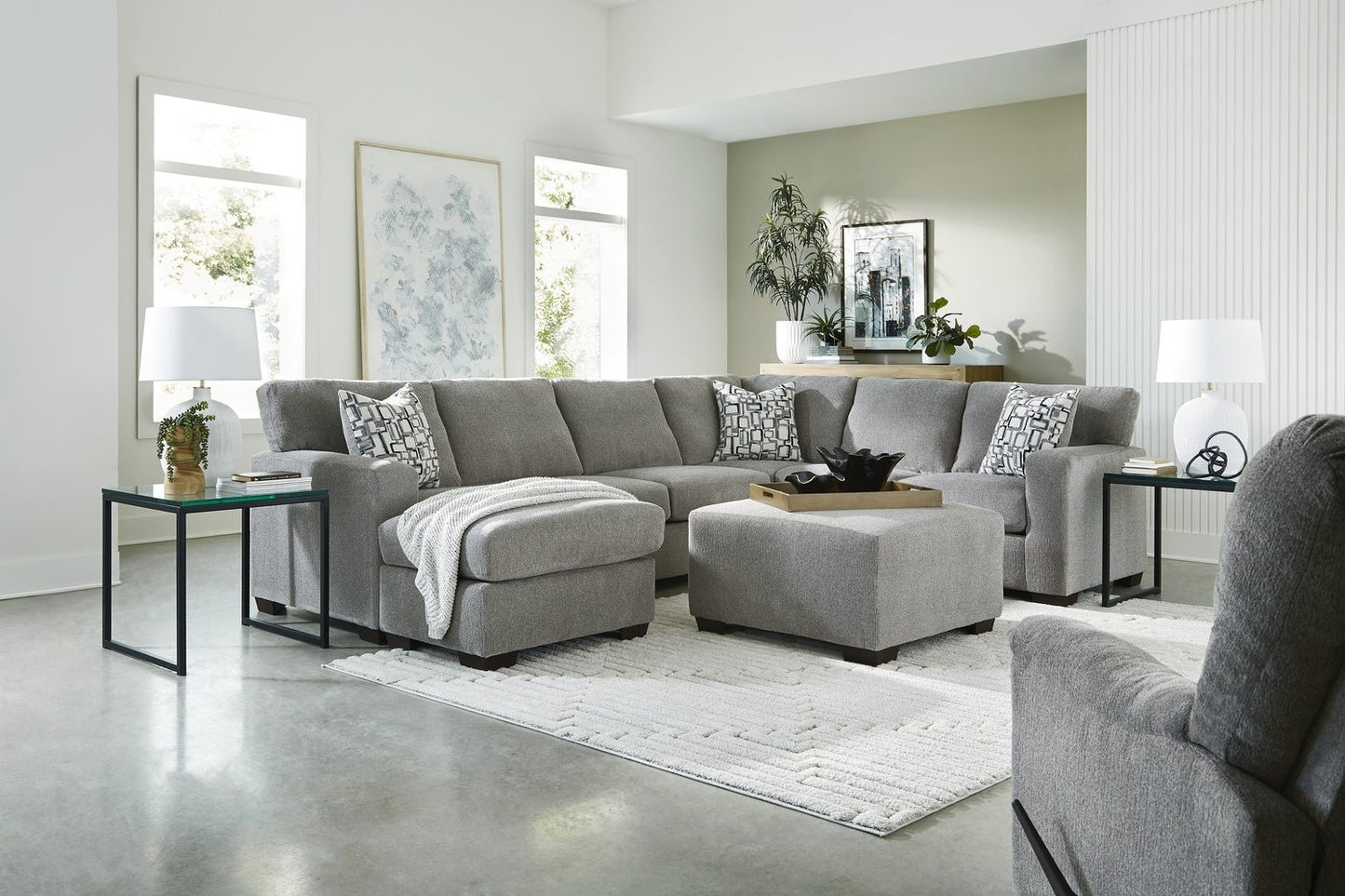 Michelle 2-Piece Left-Facing Sectional Earth