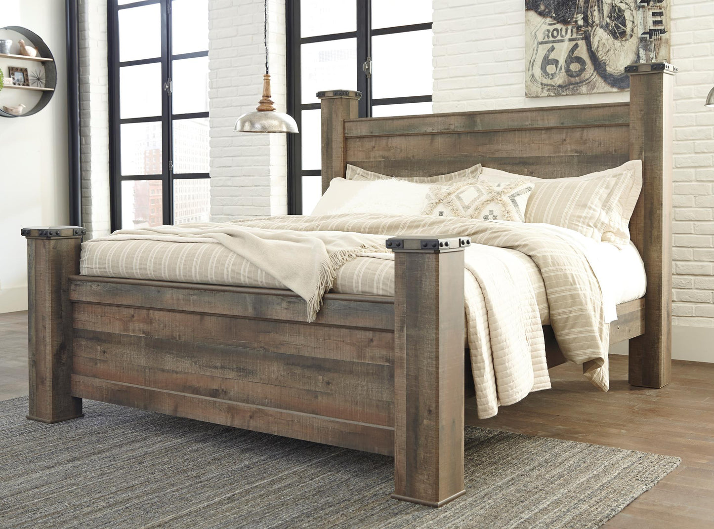 Trinel Poster Bed