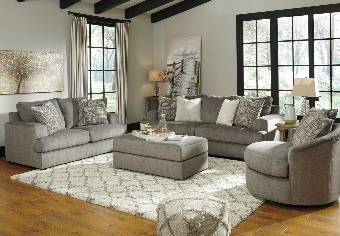 Soletren Loveseat