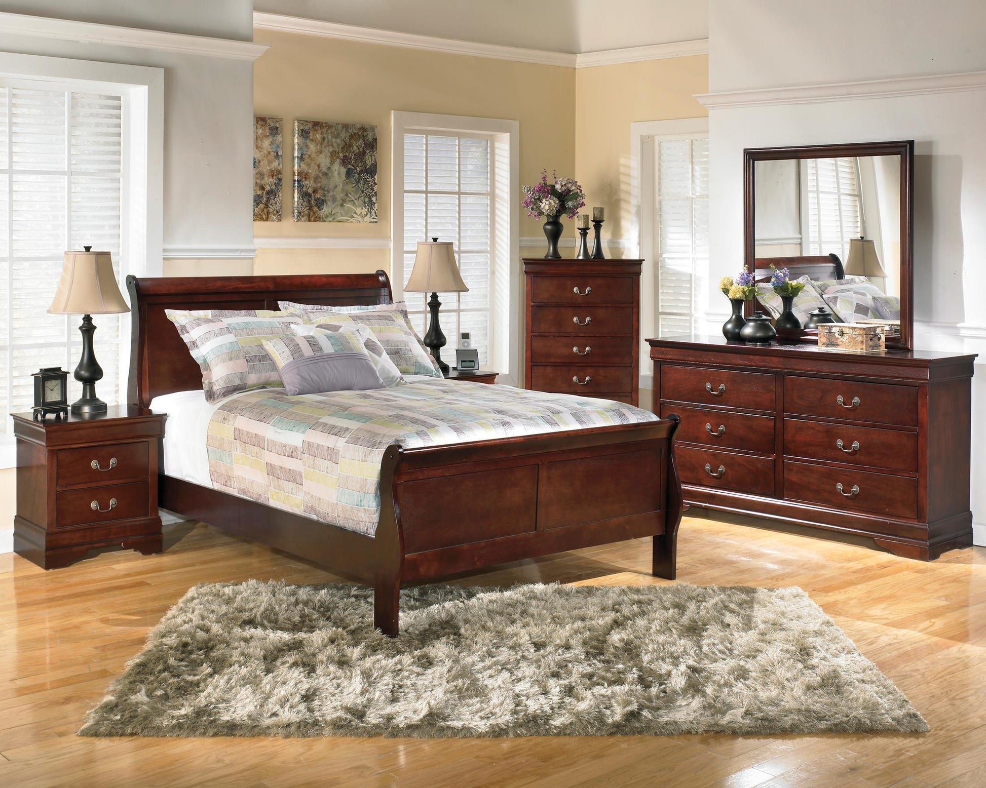 Alisdair Queen Sleigh Bed