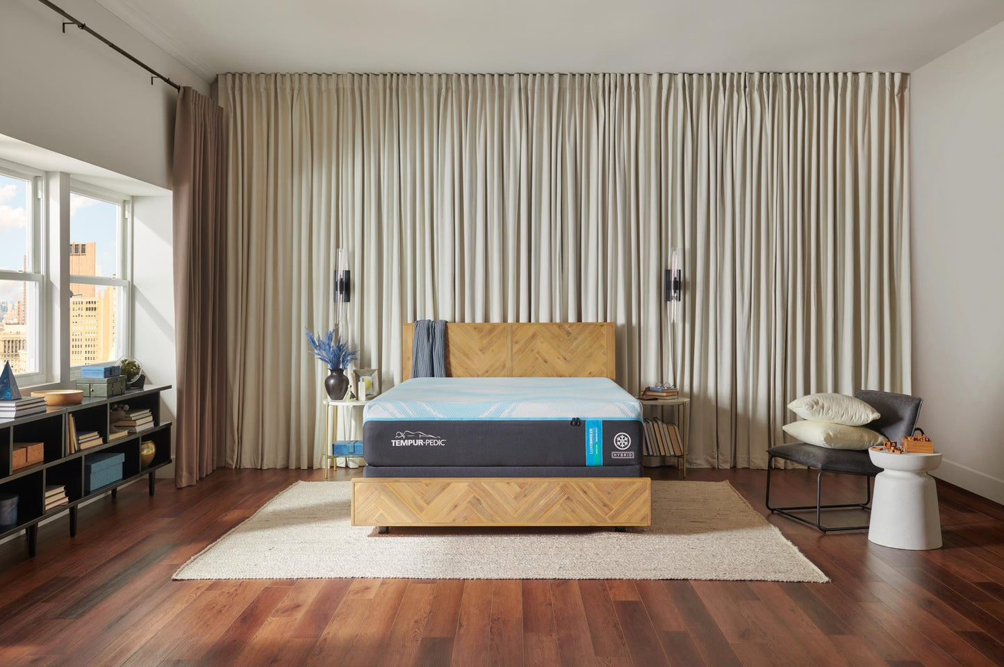 TEMPUR-LuxeBreeze Medium Hybrid Mattress