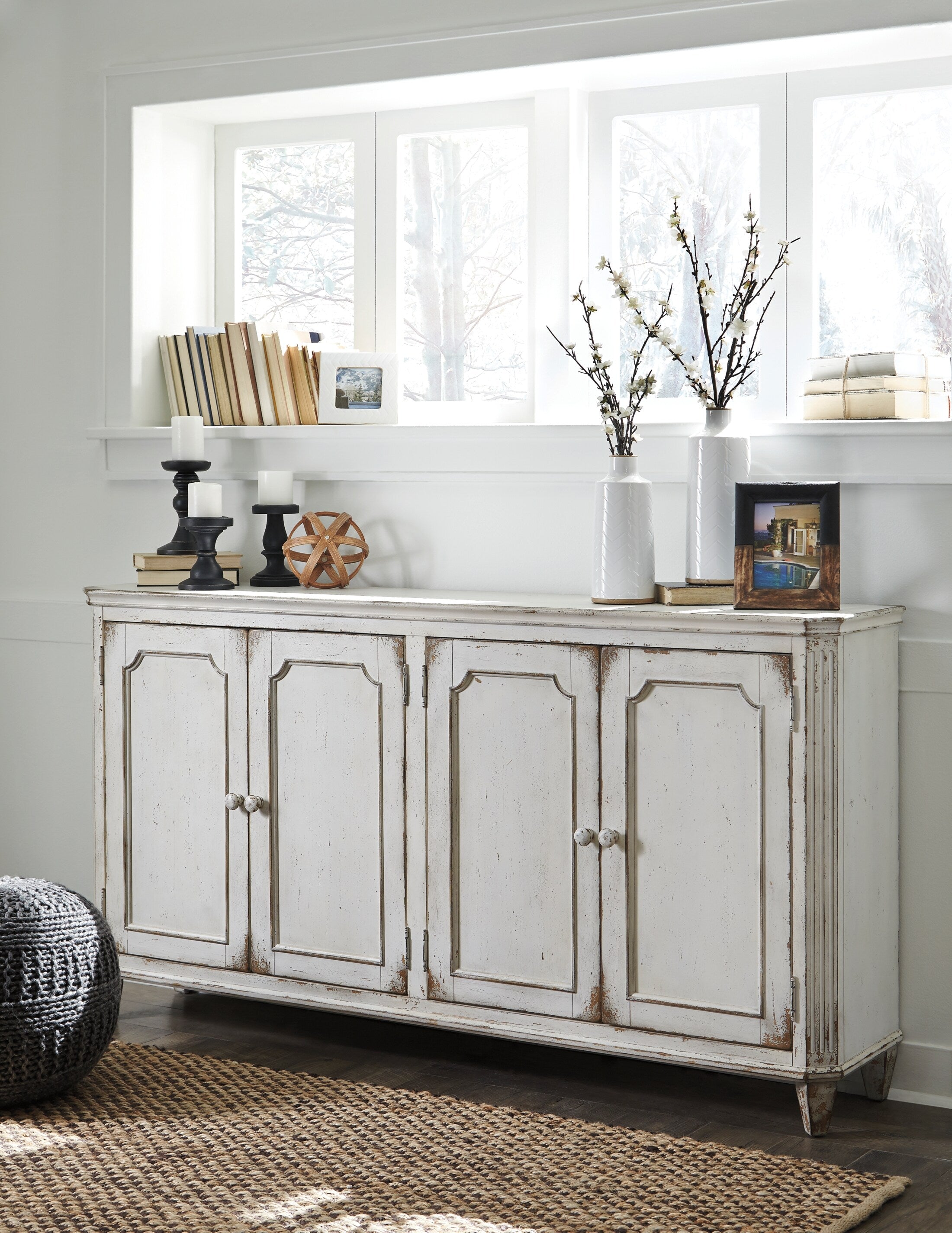 ミアン Ashley Mirimyn 4 Door Accent Cabinet – Levin Furniture