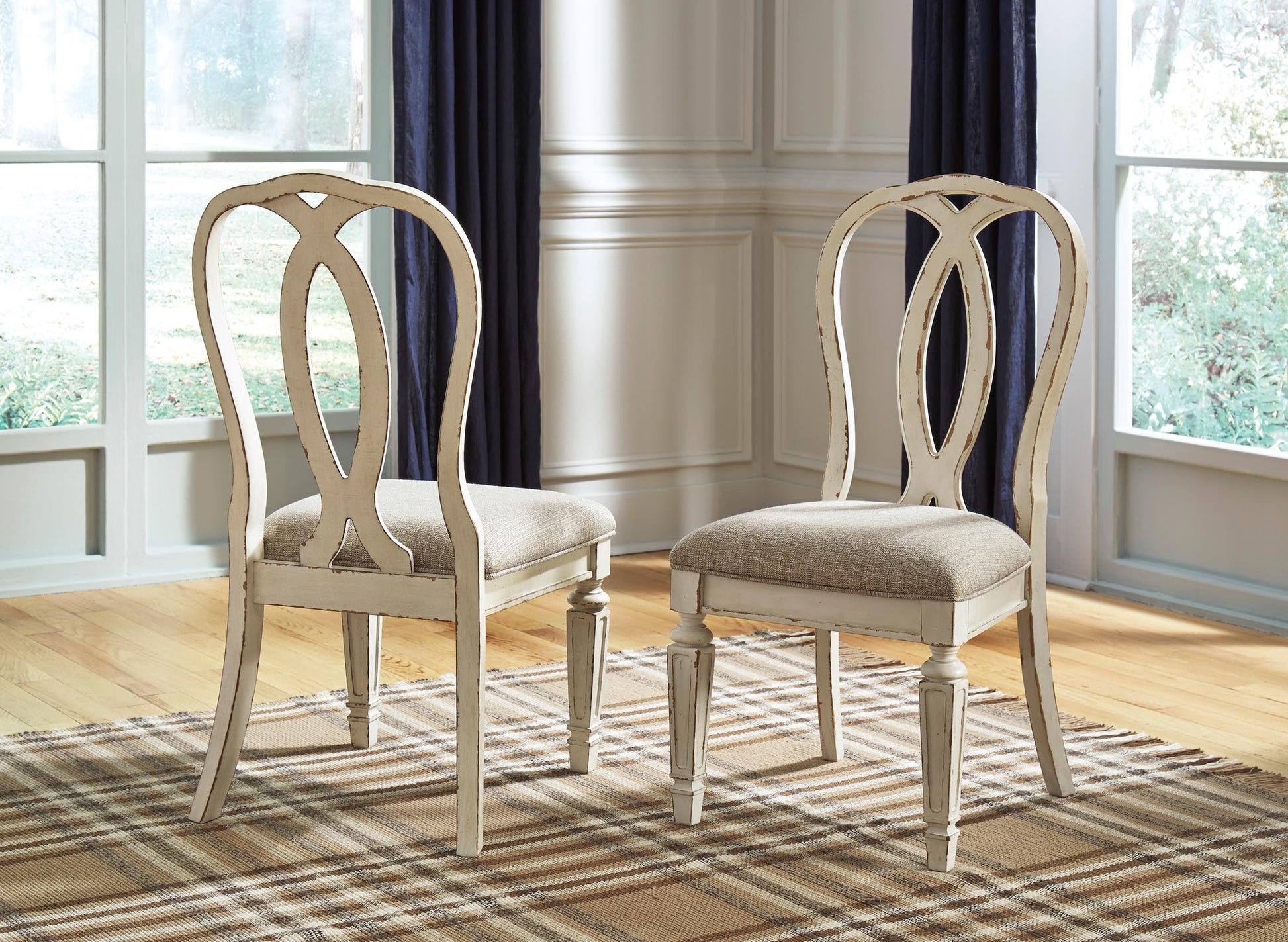 Realyn Dining Side Chair (Set of 2)