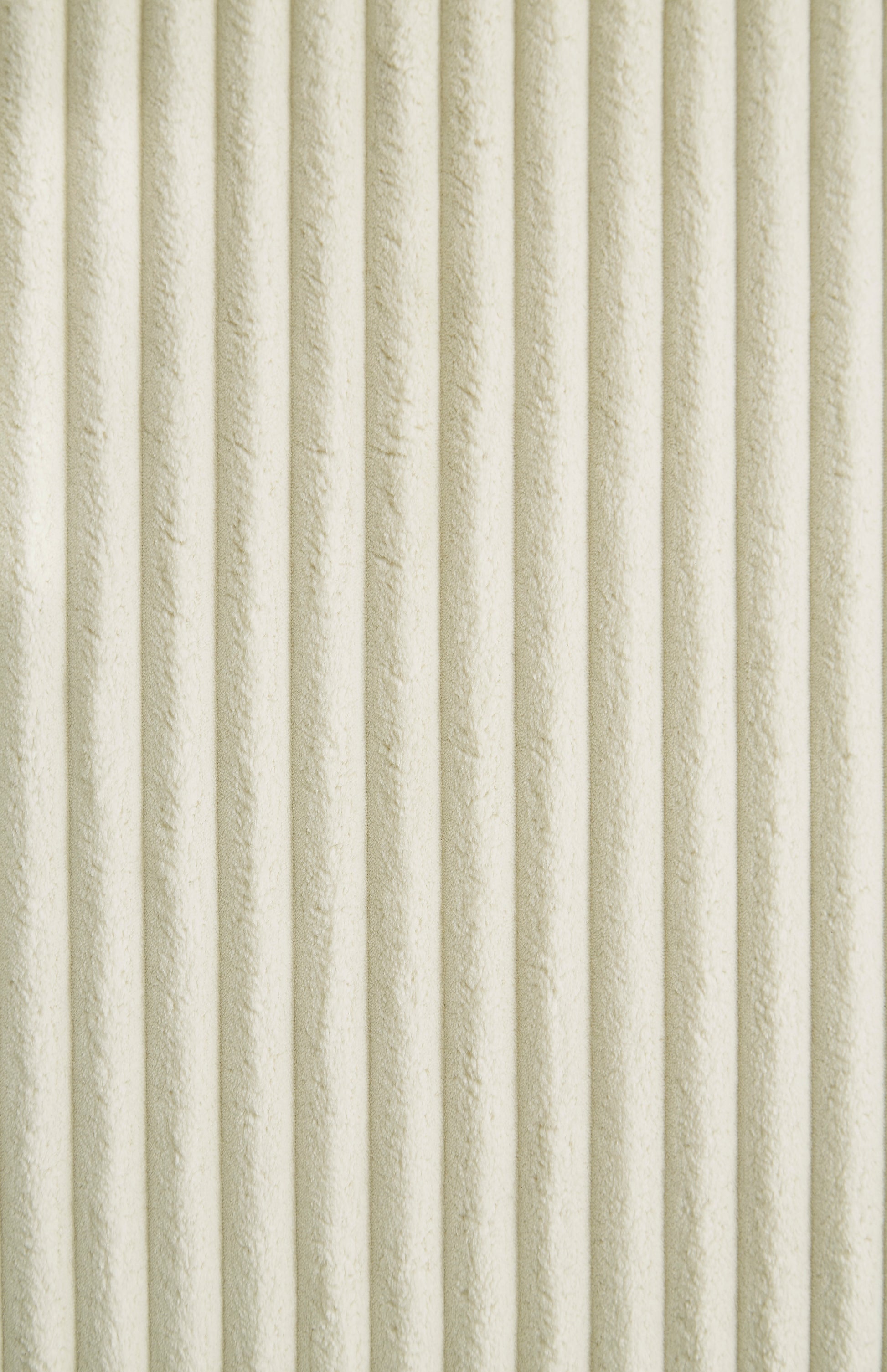 Lindyn Right-Facing 6-Piece Sectional with Chaise