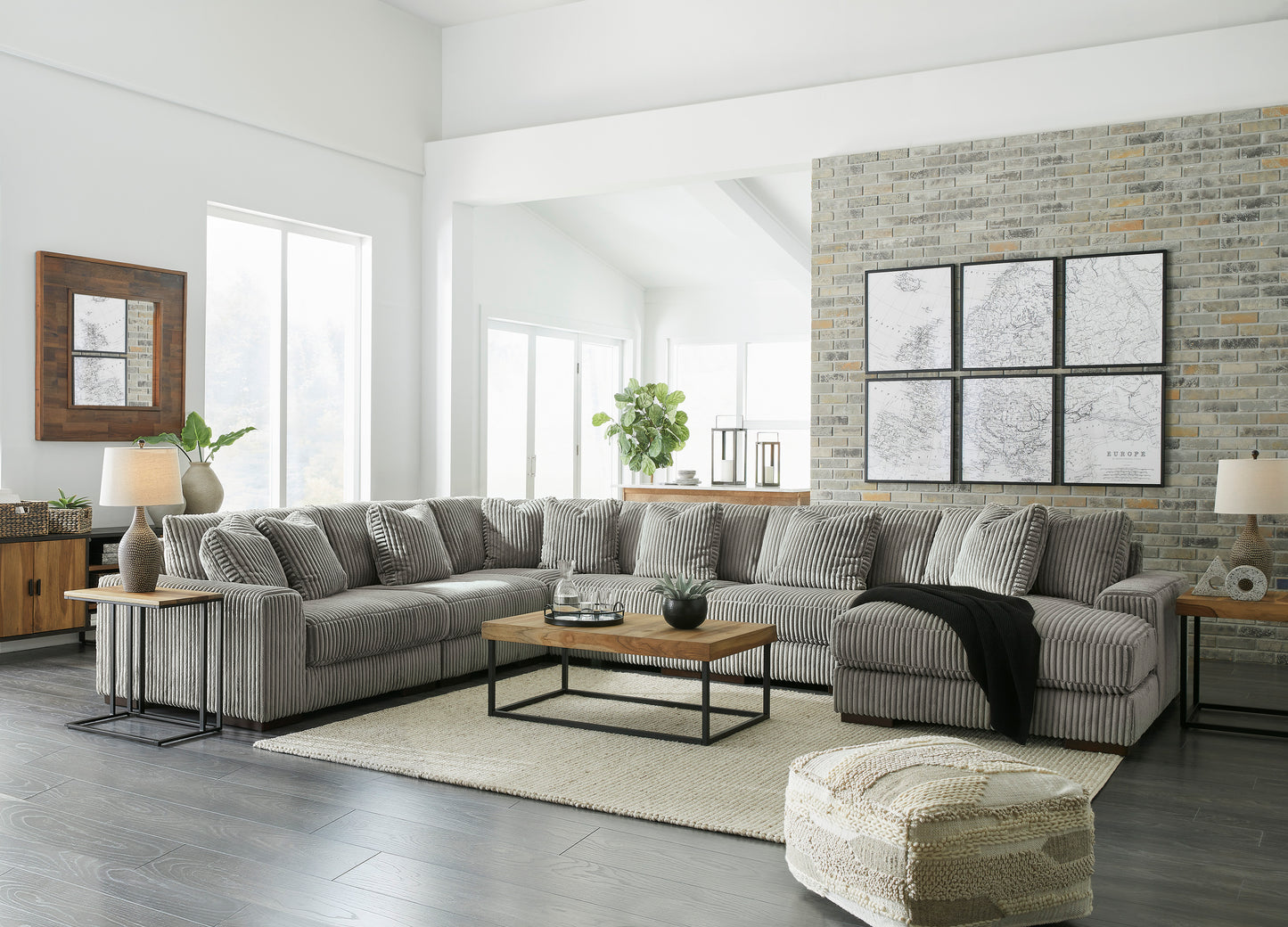 Lindyn Right-Facing 6-Piece Sectional with Chaise Fog