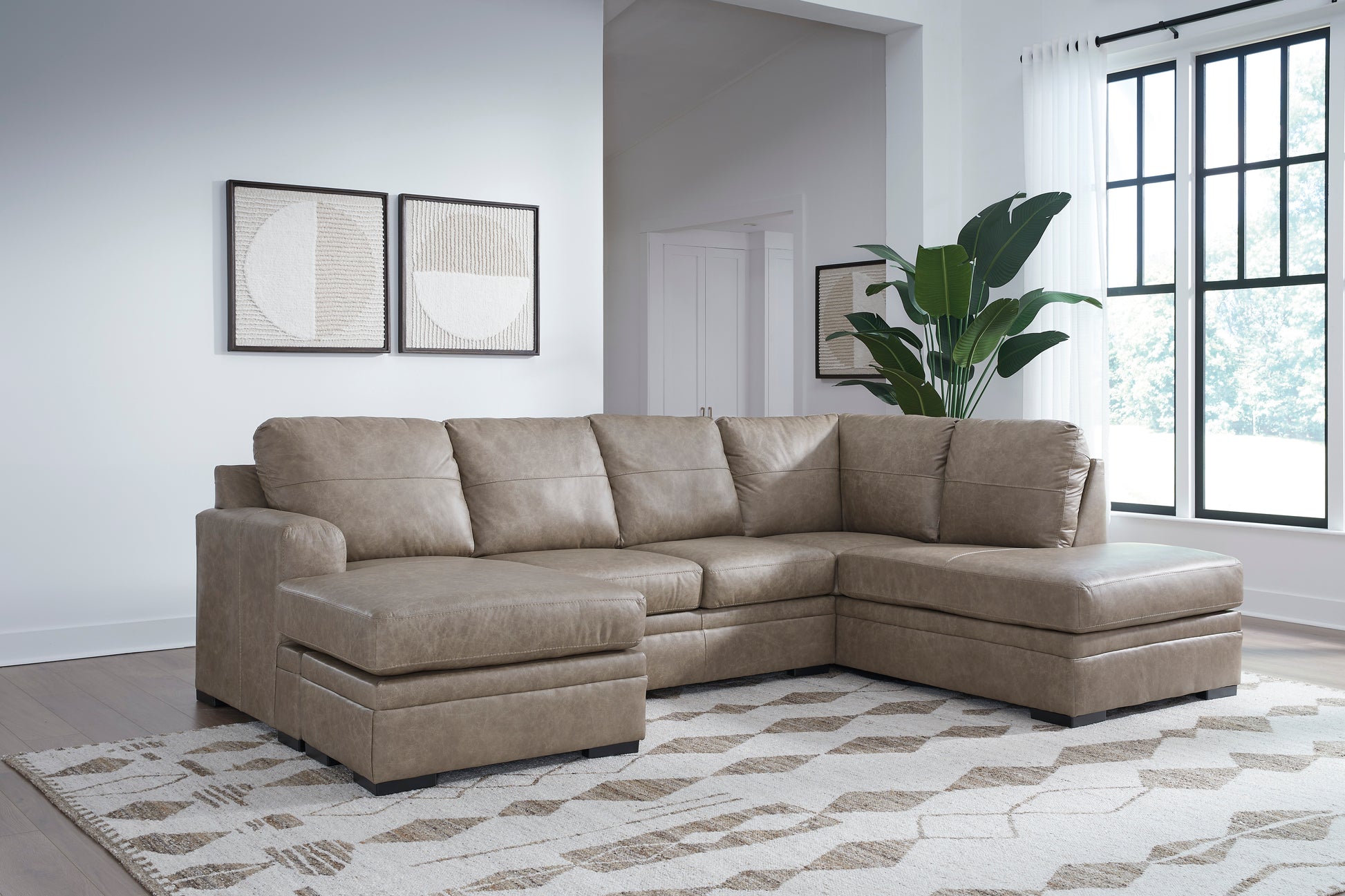 Amuleto 2-Piece Sectional with Chaise