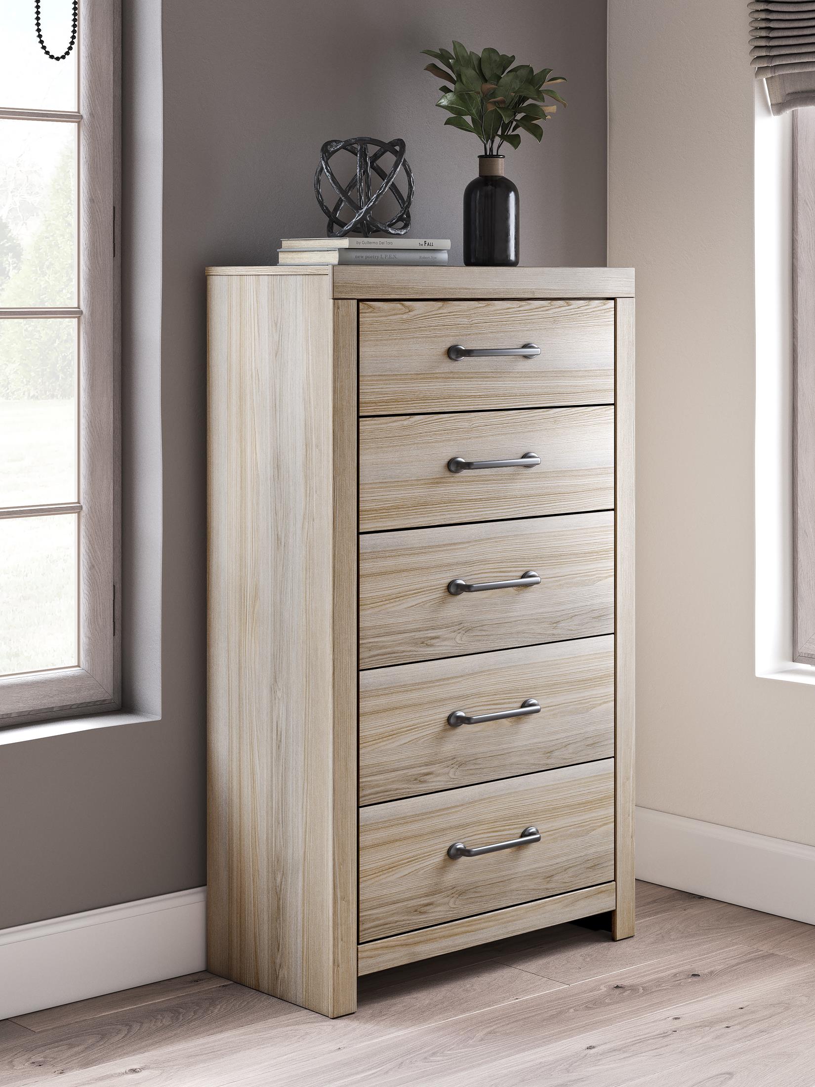 Senbry Chest of Drawers