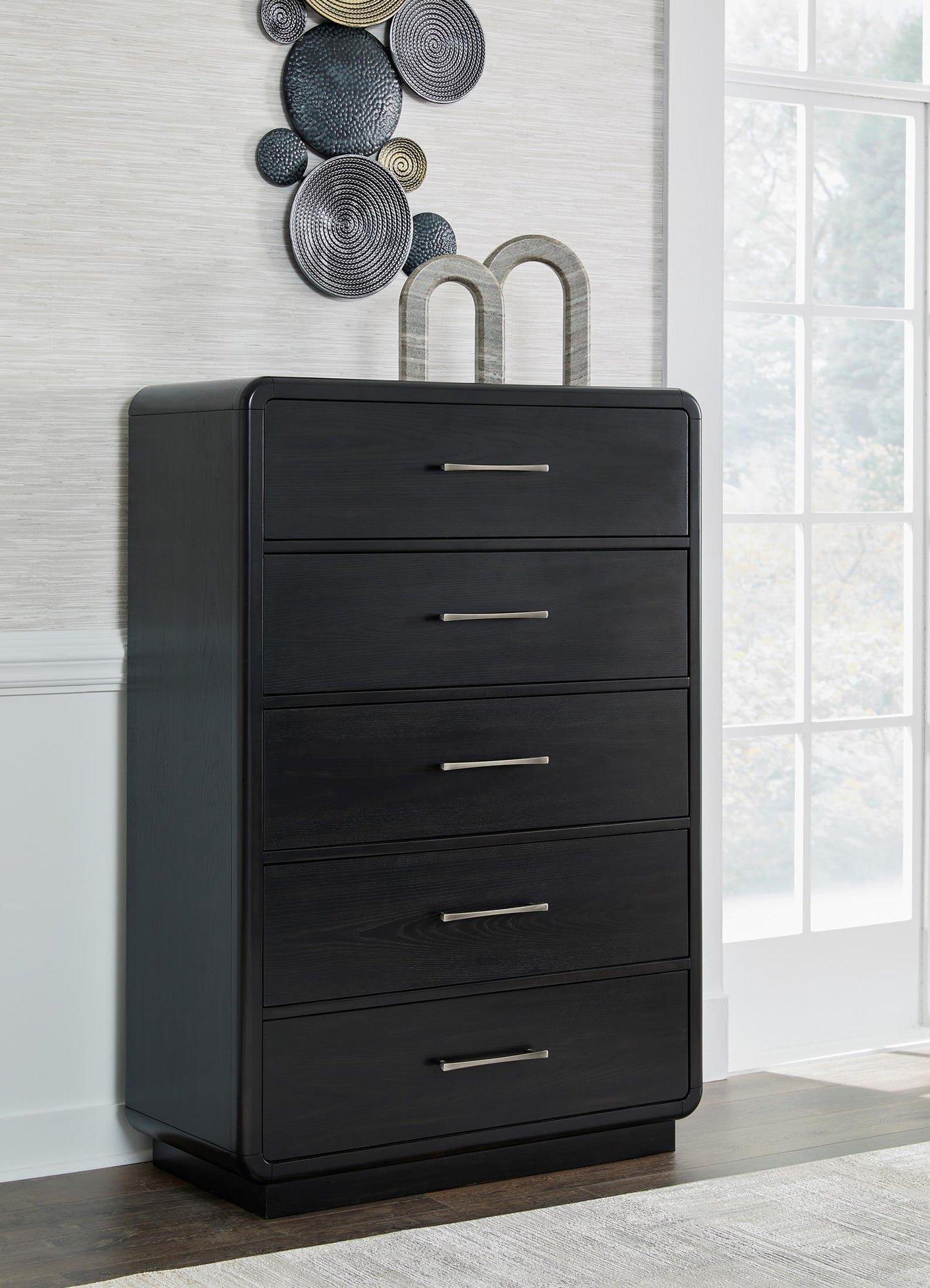 Rowanbeck Chest of Drawers