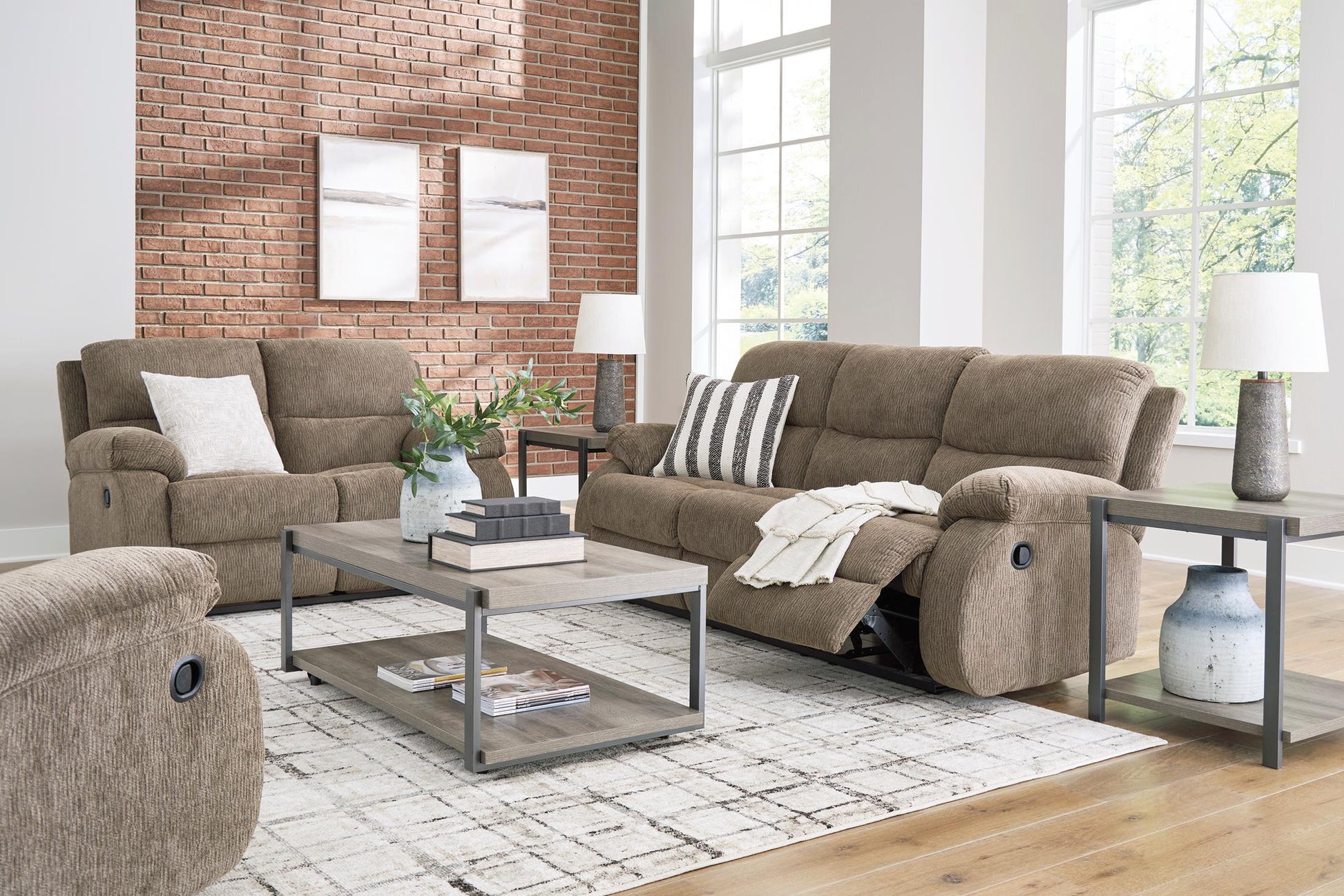 Scranto Reclining Loveseat