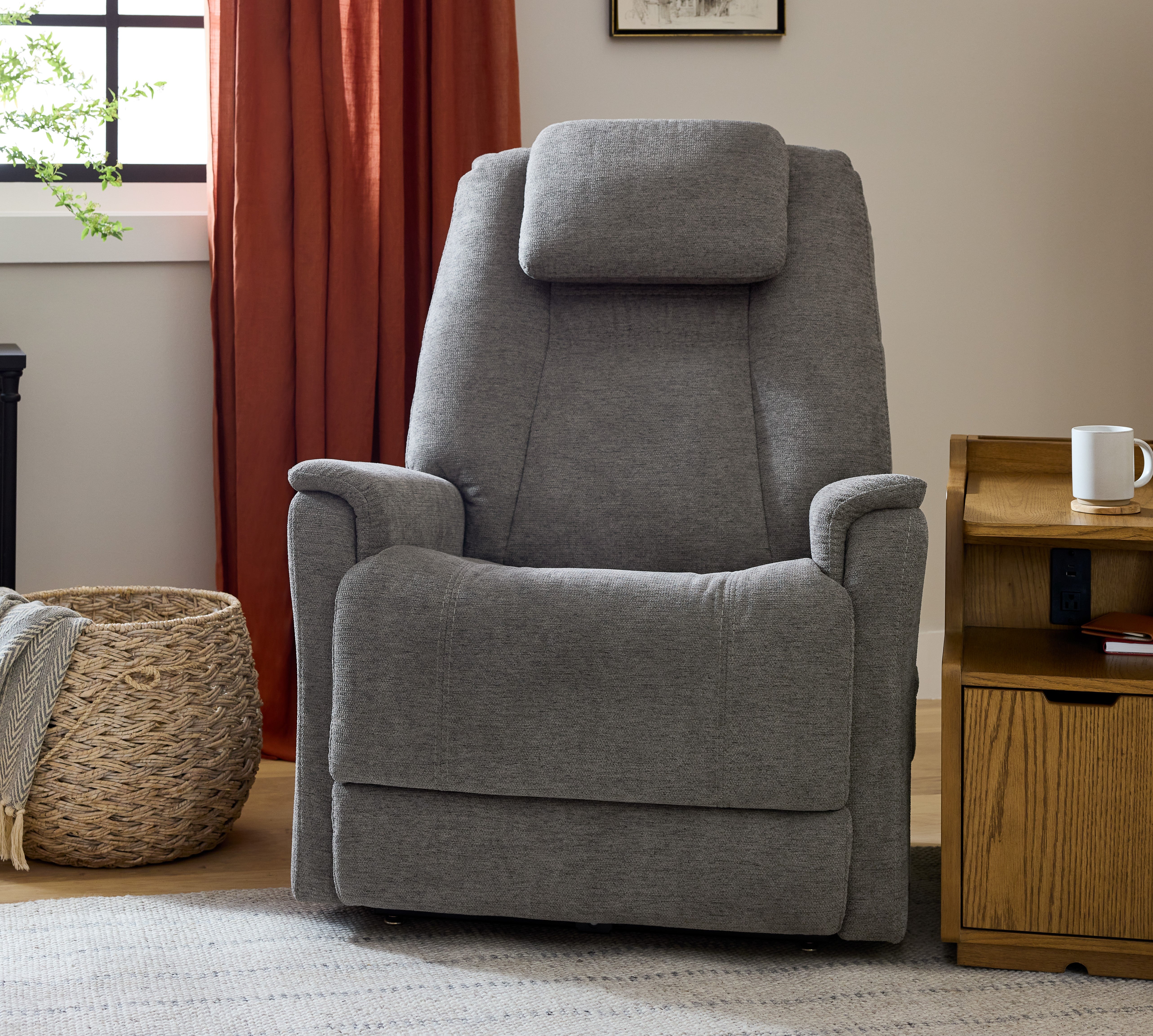 Zecliner Model 3+ Power Lift Recliner – Levin Furniture