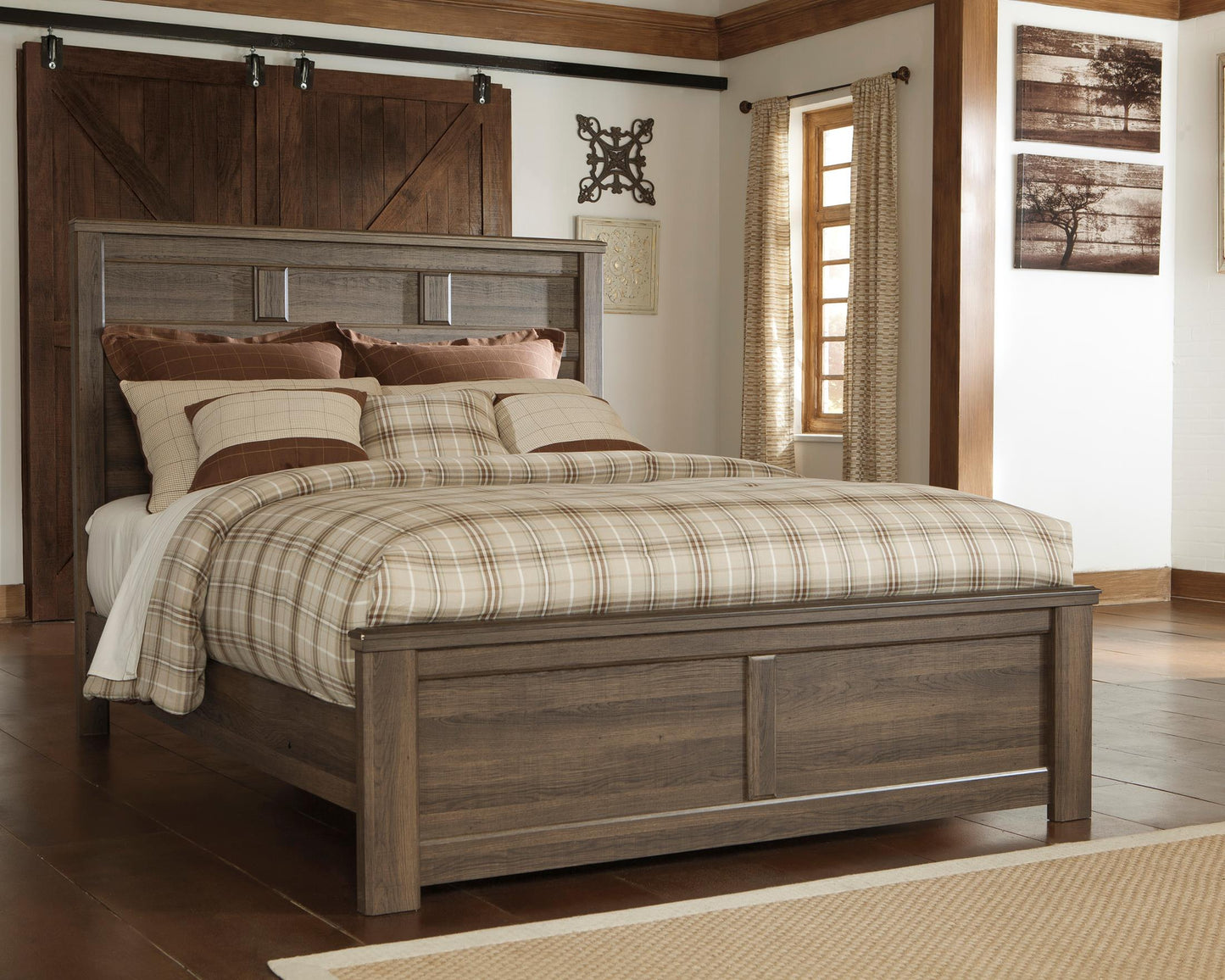 Juararo Queen Panel Bed