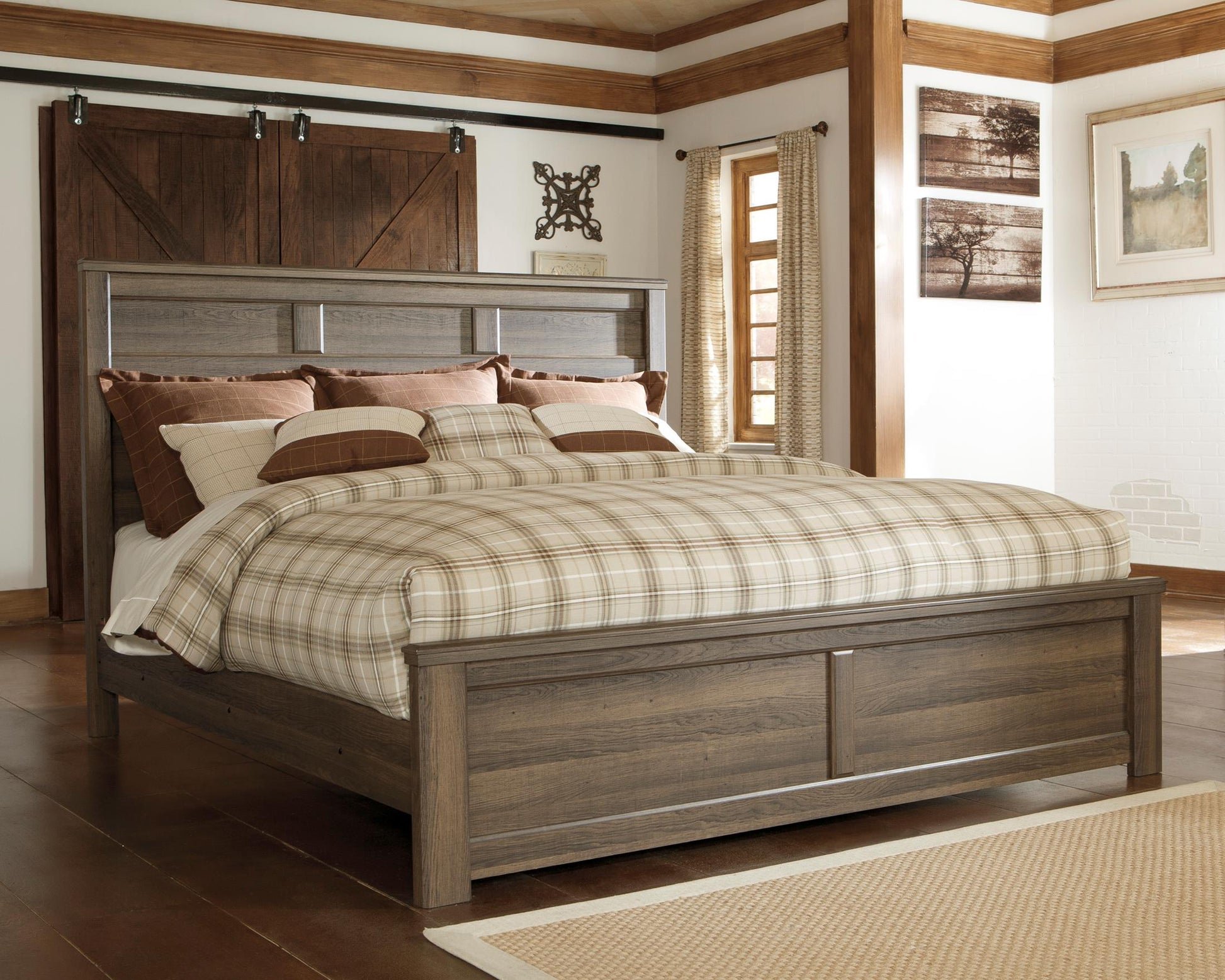 Juararo California King Panel Bed