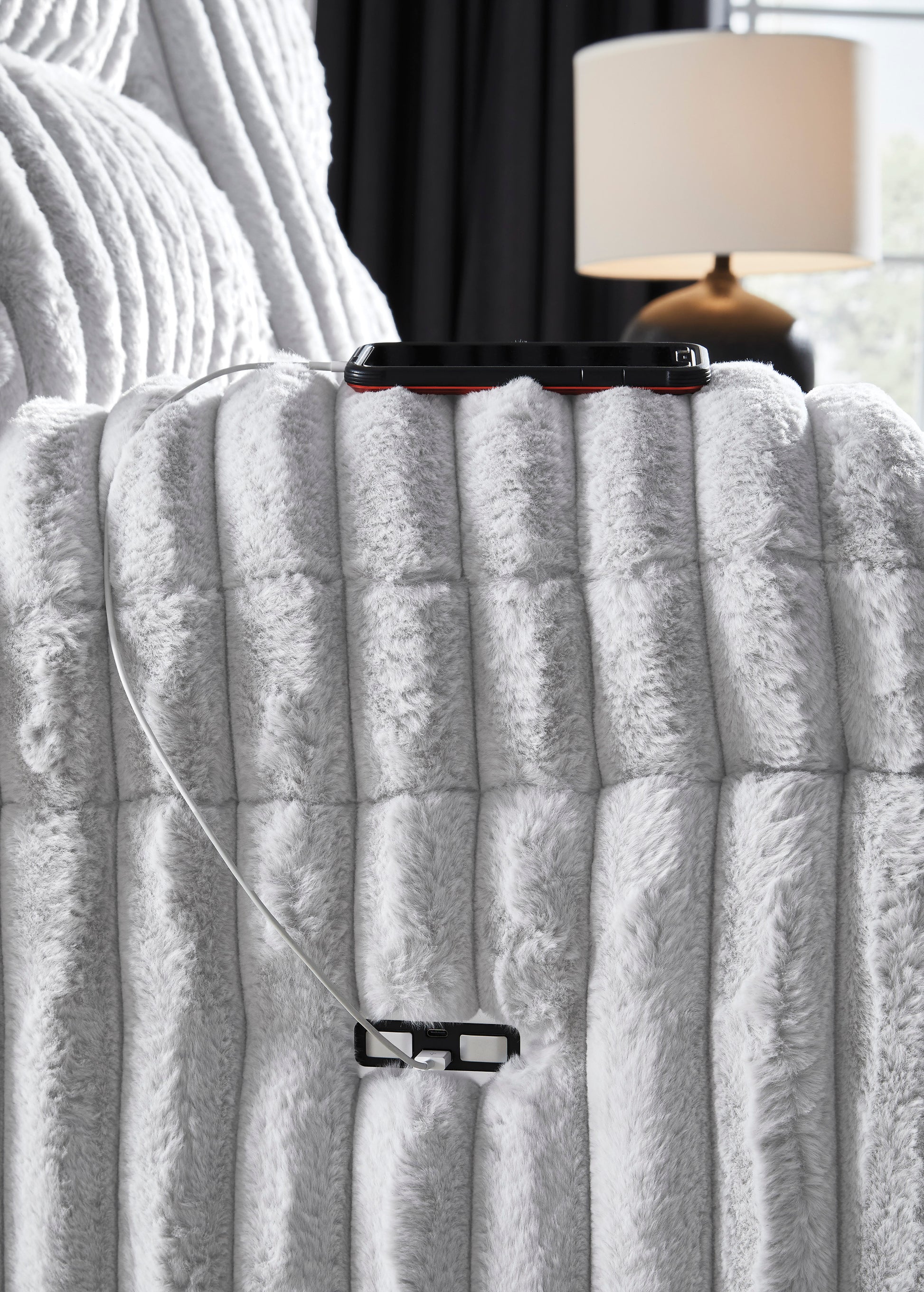 Technique Reclining Power Sofa with Drop Down Table