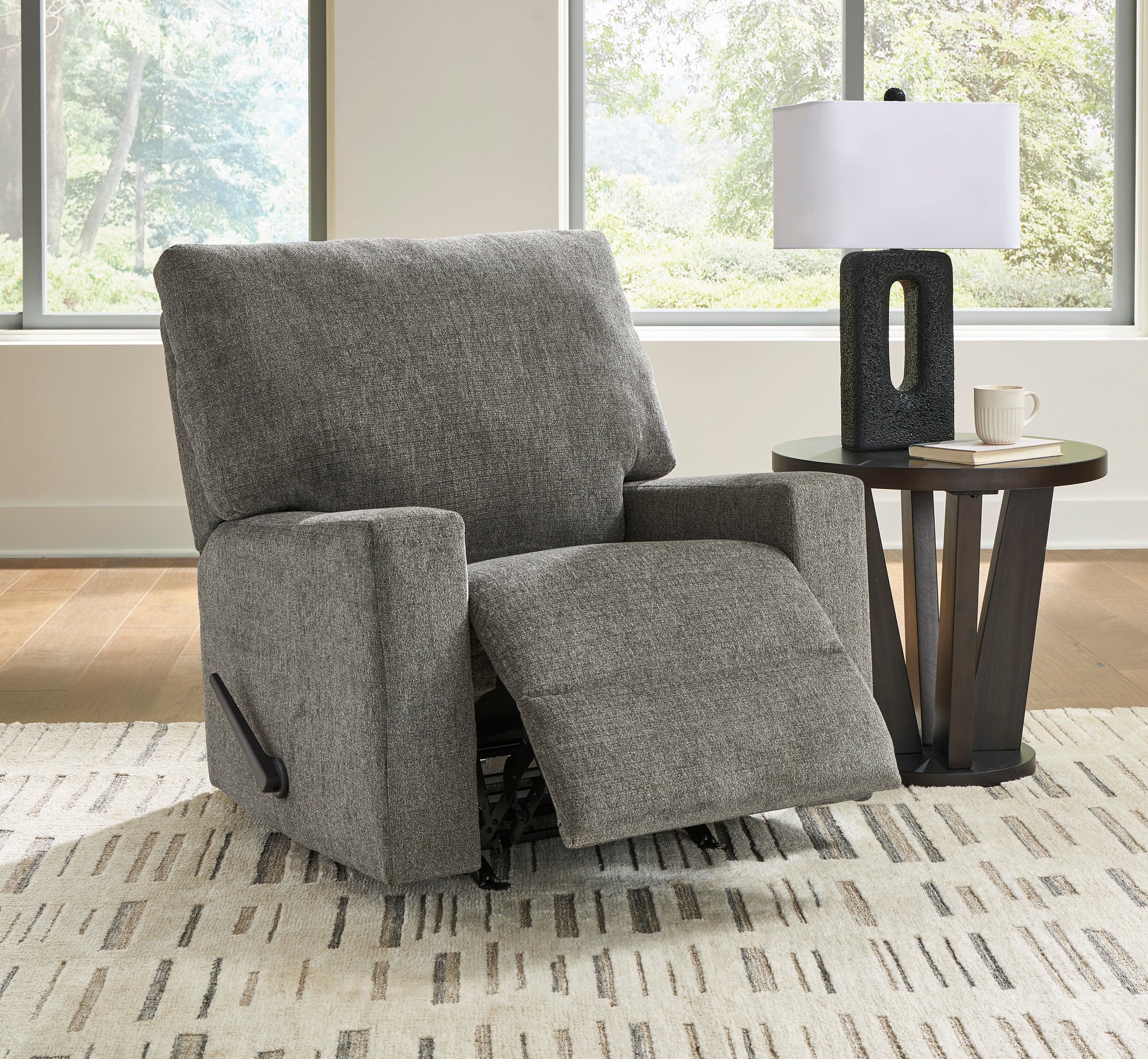 Newellen Rocker Recliner