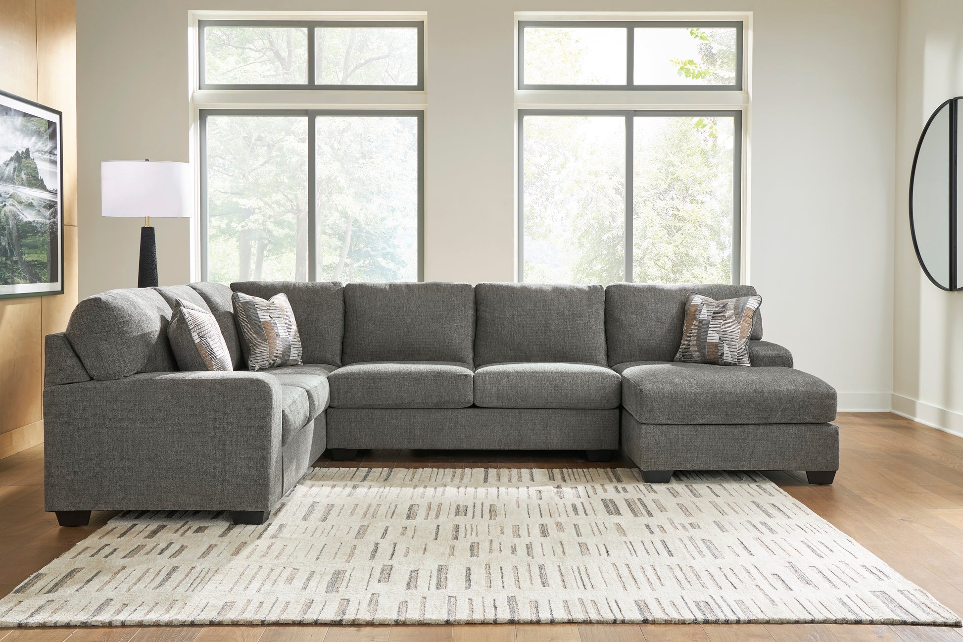 Newellen 3-Piece Right-Facing Sectional with Chaise