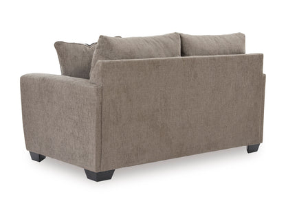 Loreo Loveseat