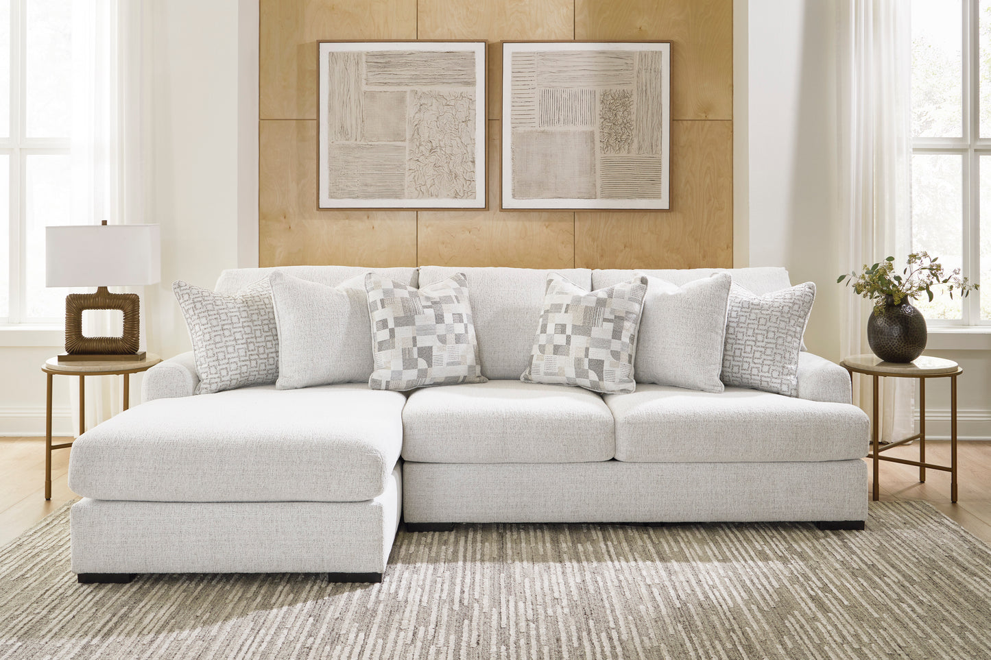 Ashley Wynncroft Manor 2-Piece Sectional Sofa Chaise