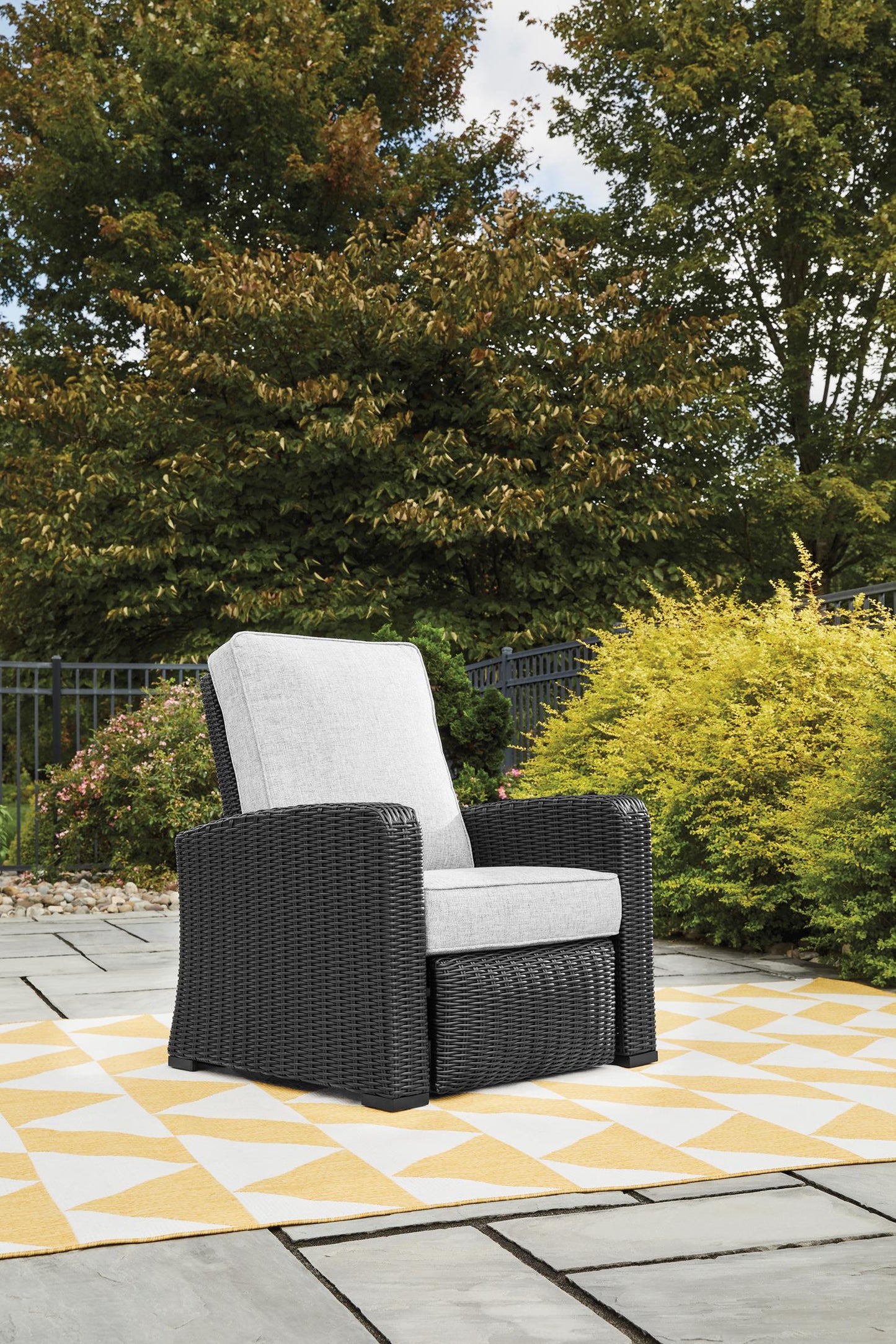 Beachcroft Outdoor Recliner