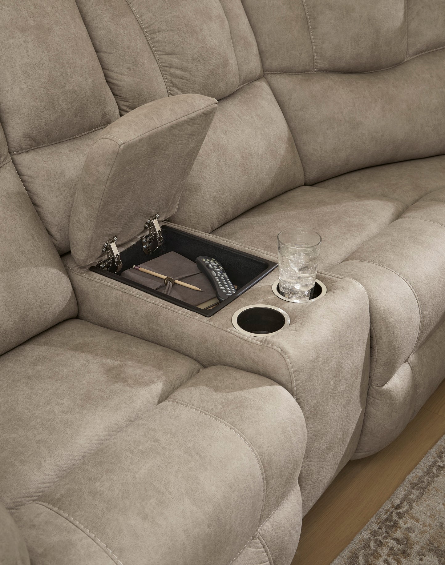 Ashley Ravenswaye 3-Piece Manual Reclining Sectional with Double Console