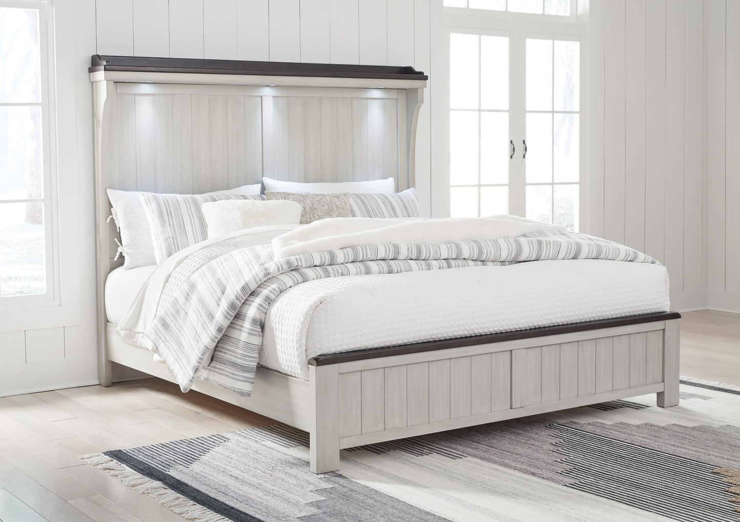 Darborn Panel Bed