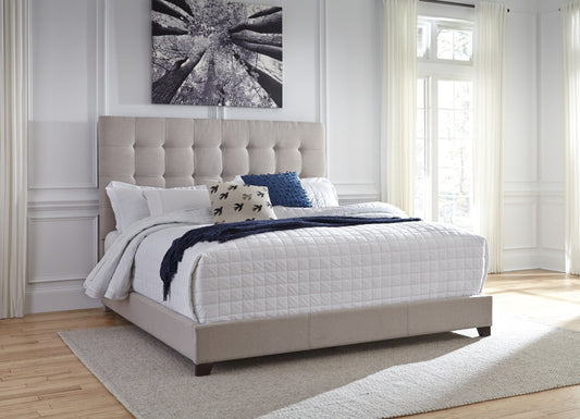 Dolante Queen Upholstered Bed