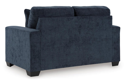 Aviemore Loveseat