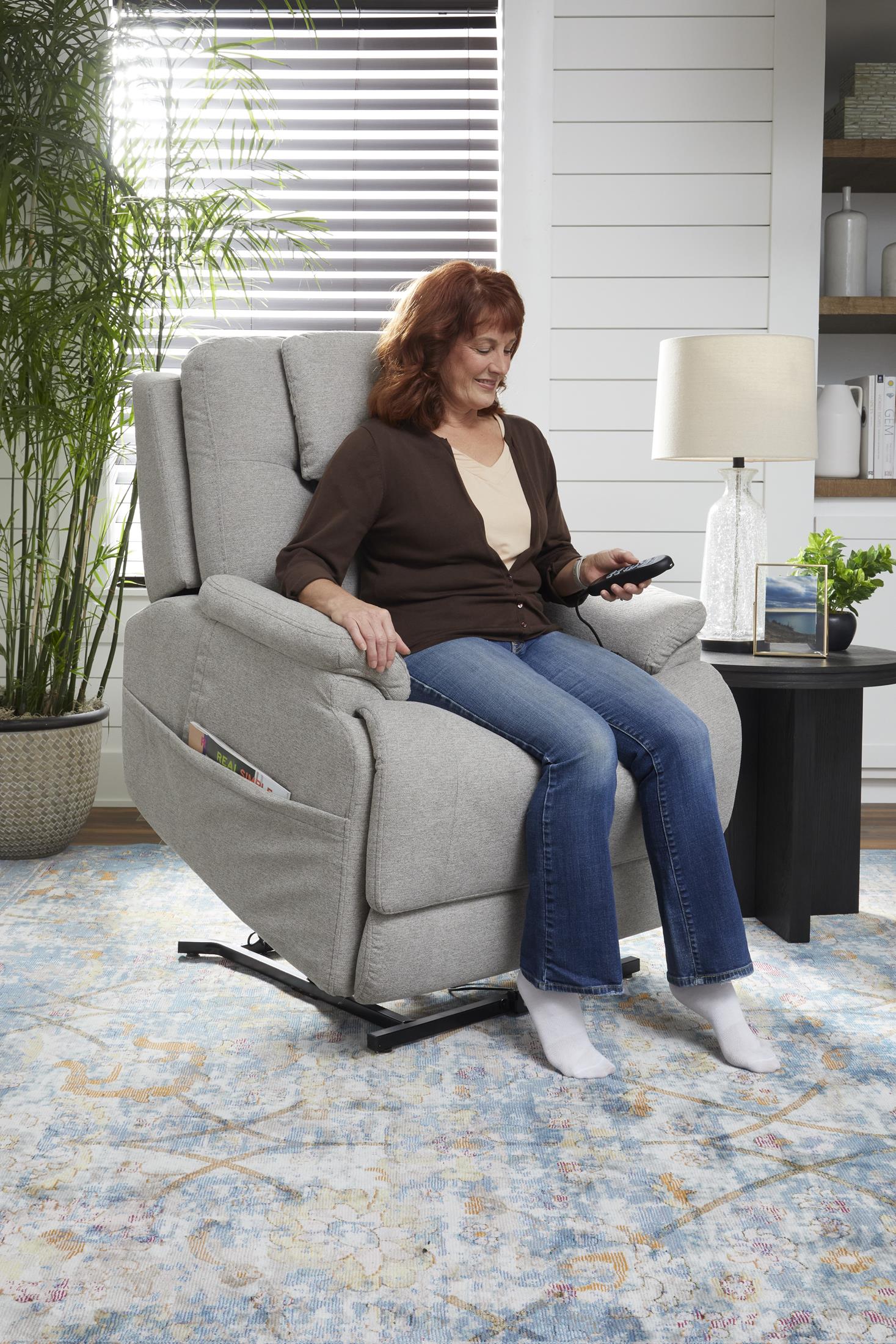 Zecliner Petite Power Lift Recliner