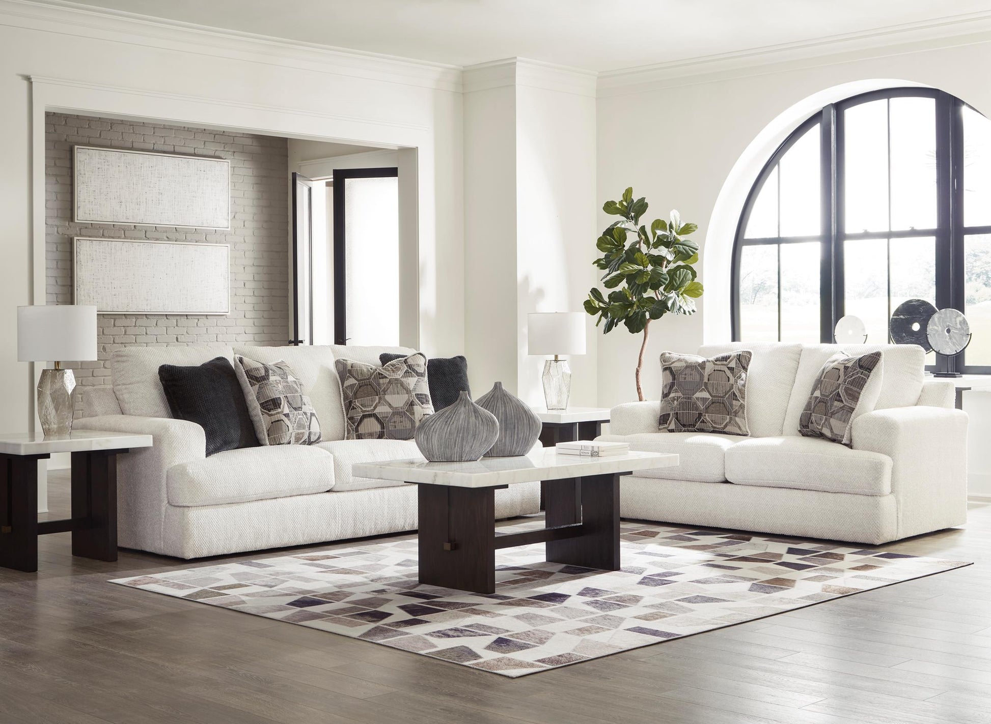 Karinne Loveseat