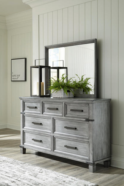 Russelyn 7 Drawer Dresser and Mirror