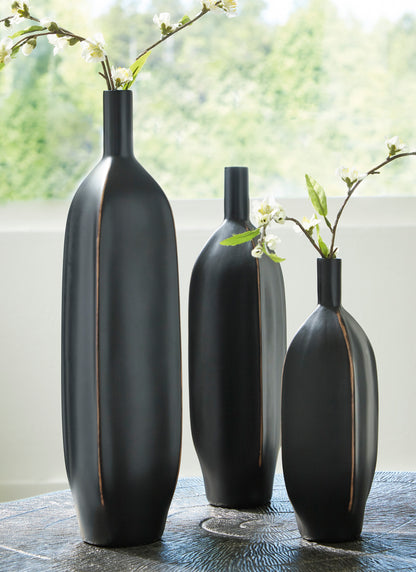 Rhaveney Vase