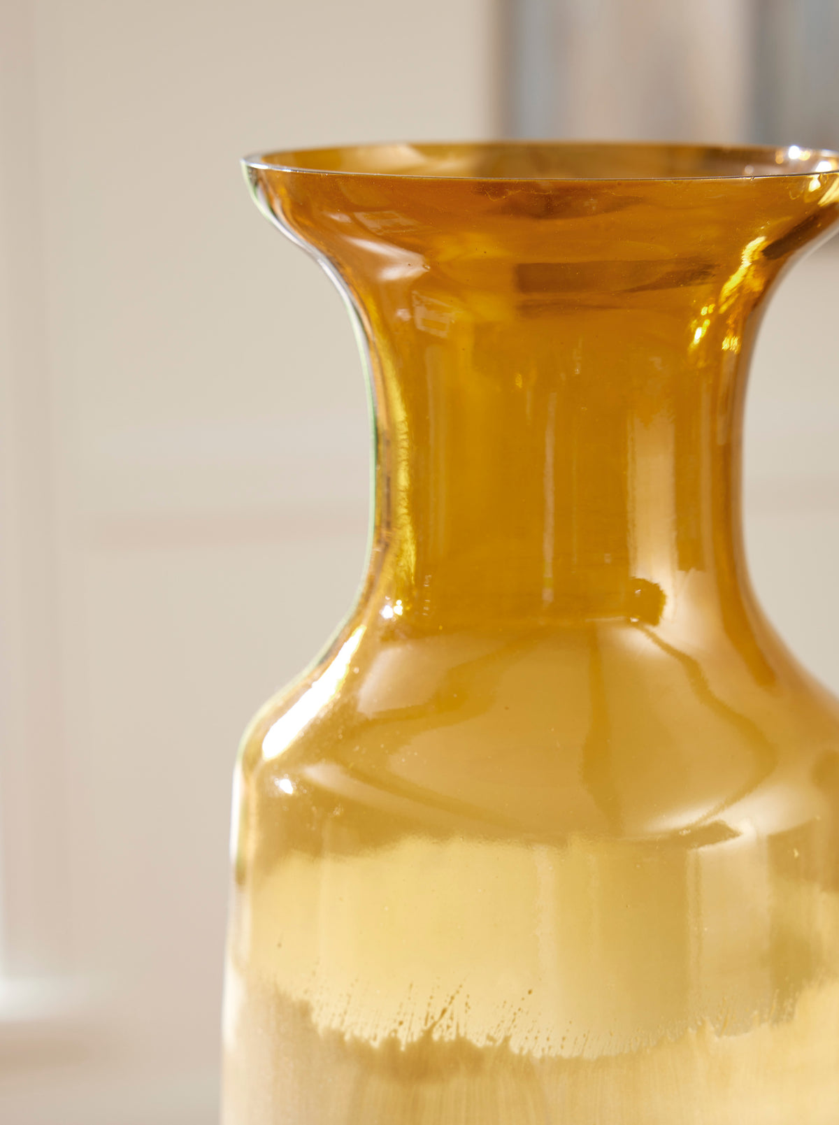 Ashley Wynburg Vase