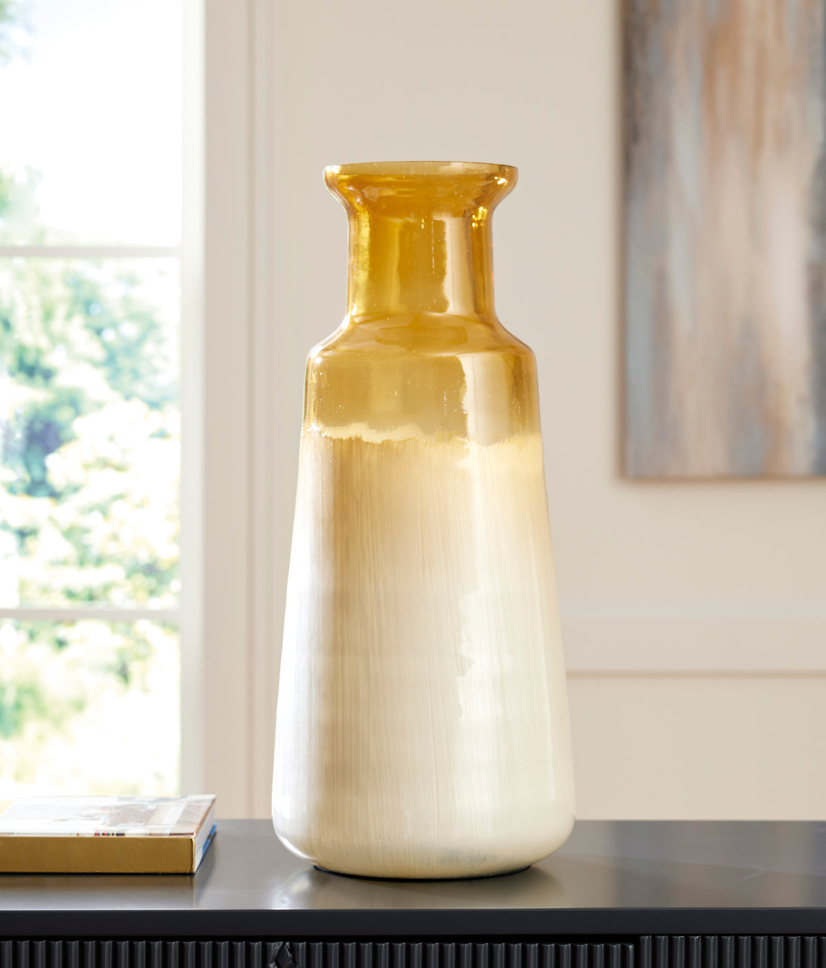Ashley Wynburg Vase