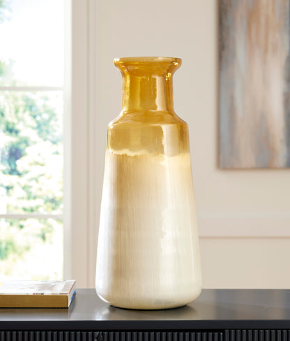 Ashley Wynburg Vase
