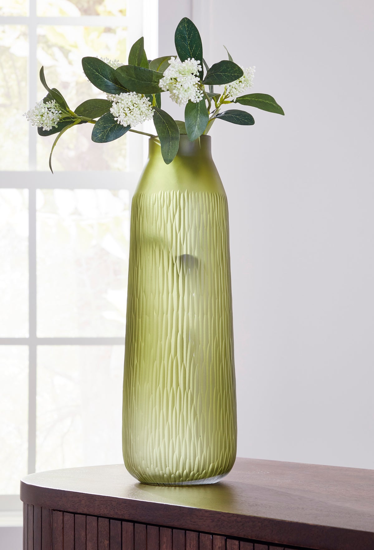 Ashley Scottyard Indoor/Outdoor Vase
