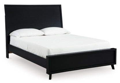 Ashley Danziar Panel Bed with Framed Panel Footboard Queen