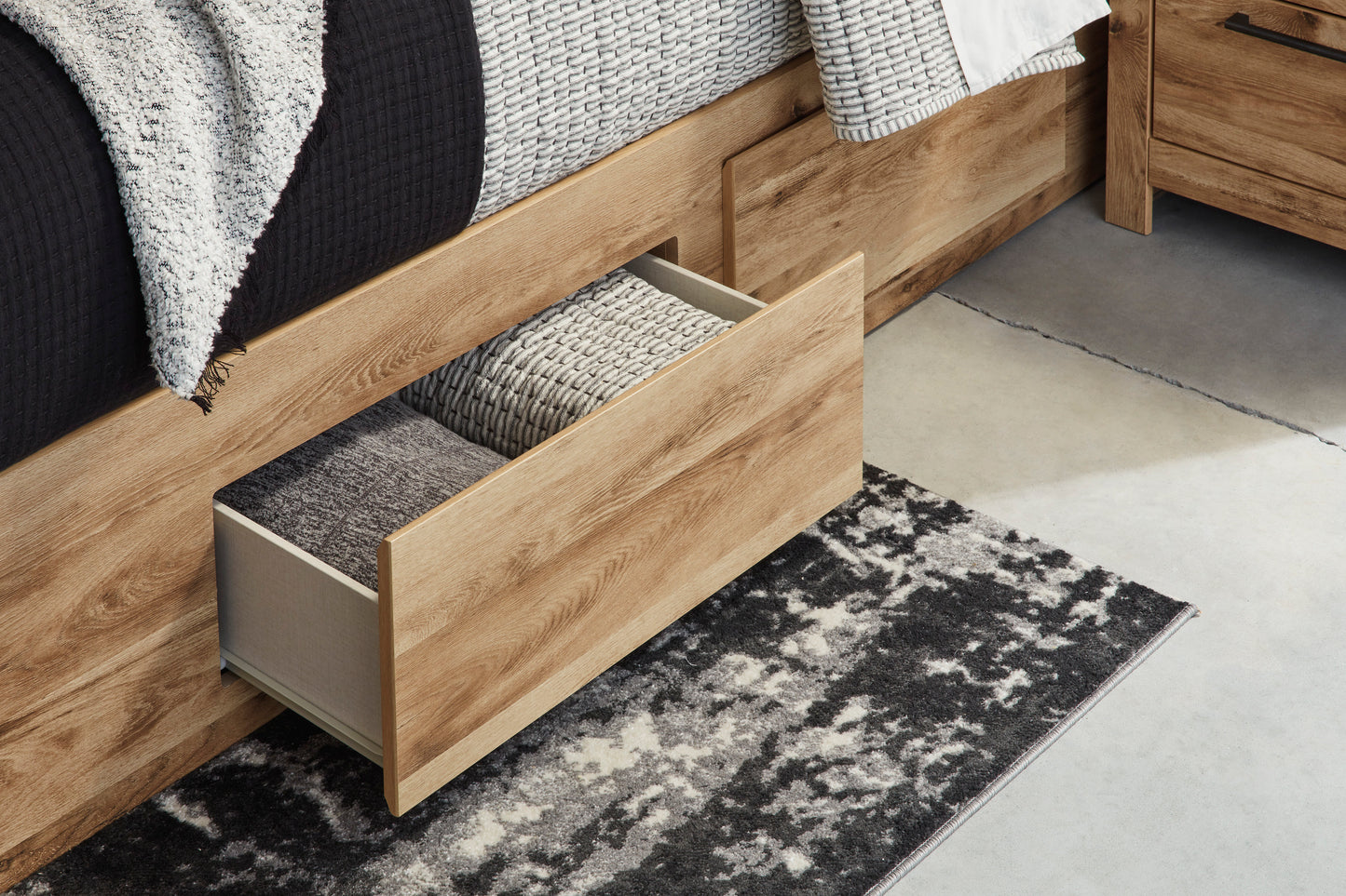 Queen panel storage bed with 1