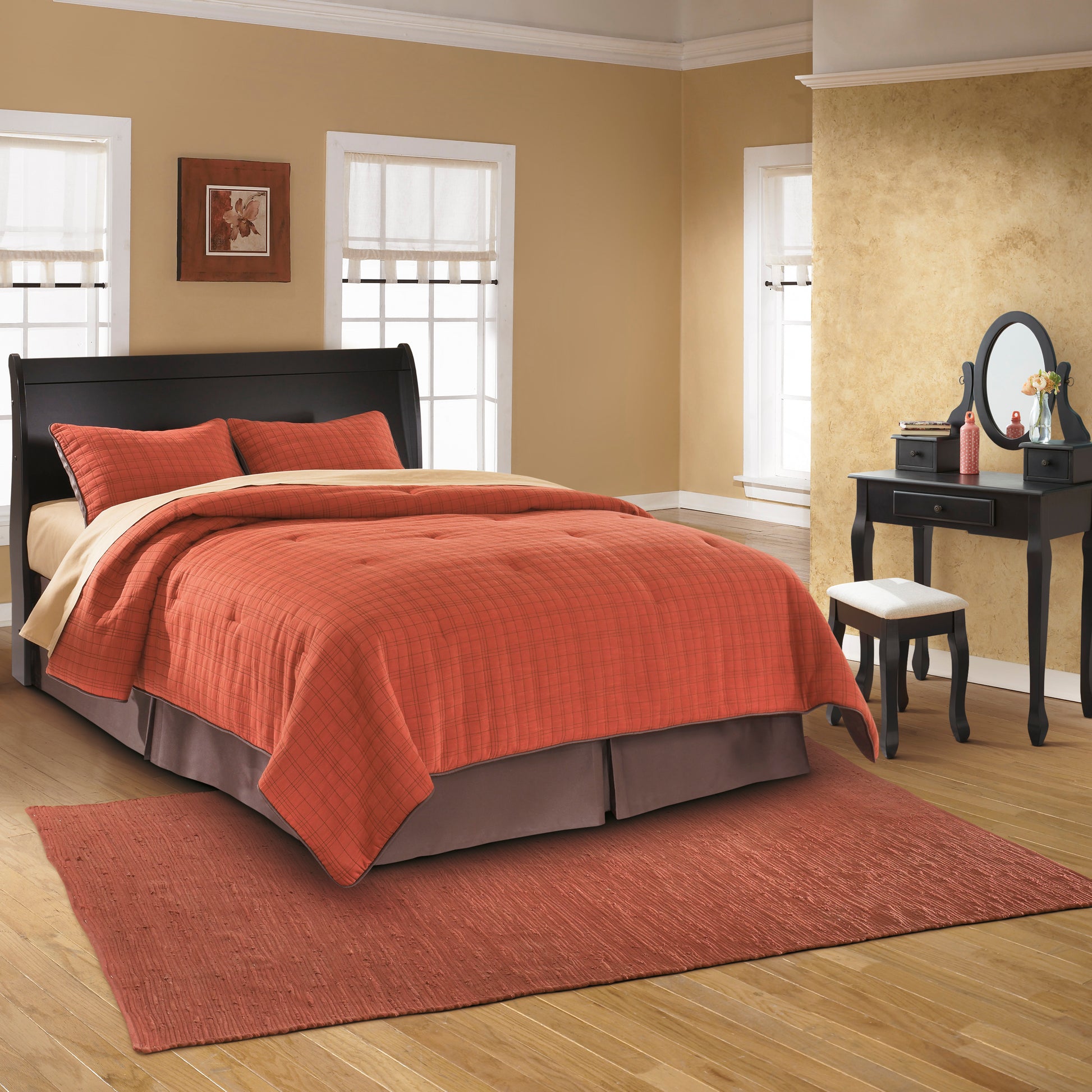 Huey Vineyard Queen Sleigh Headboard