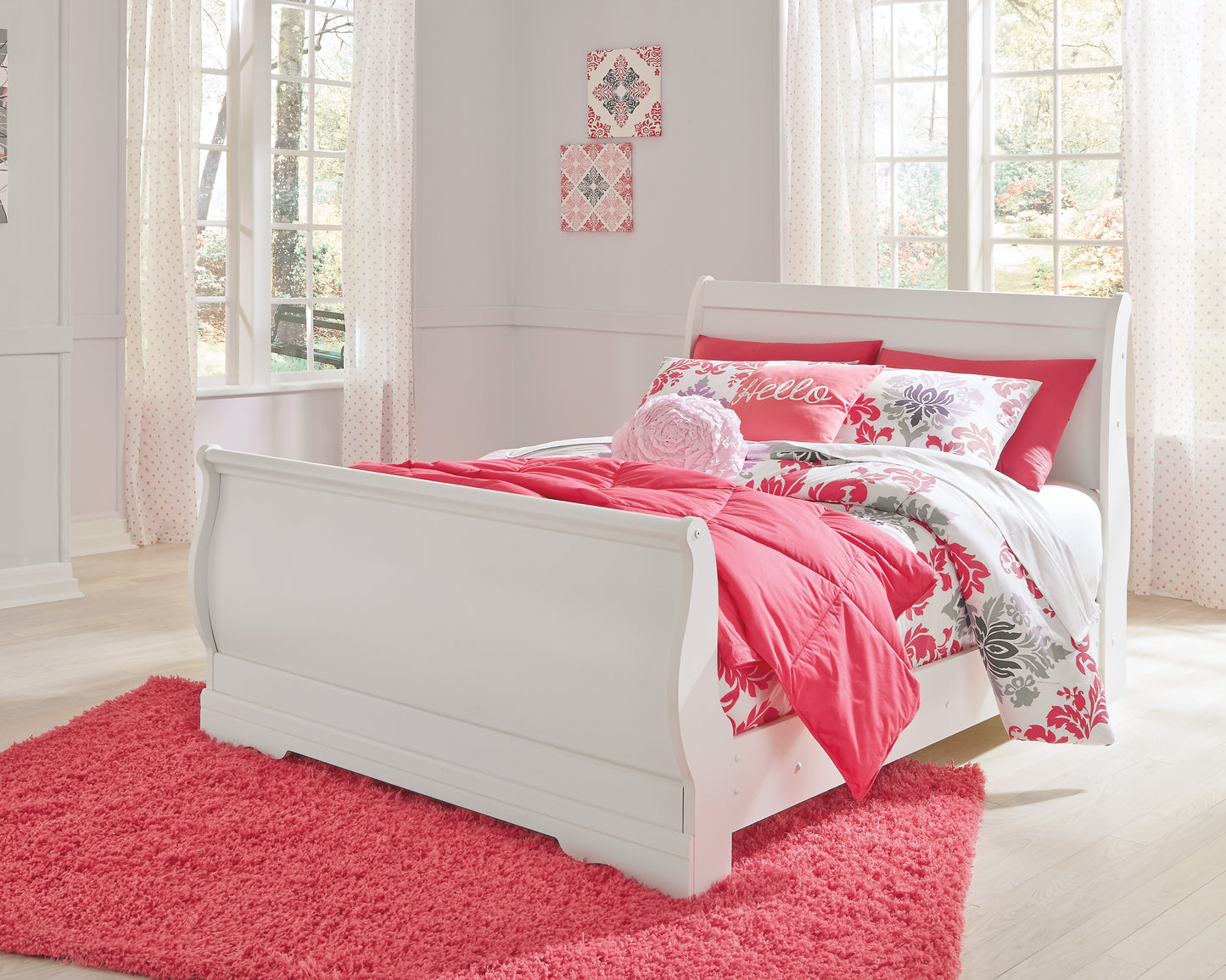 Anarasia Sleigh Bed