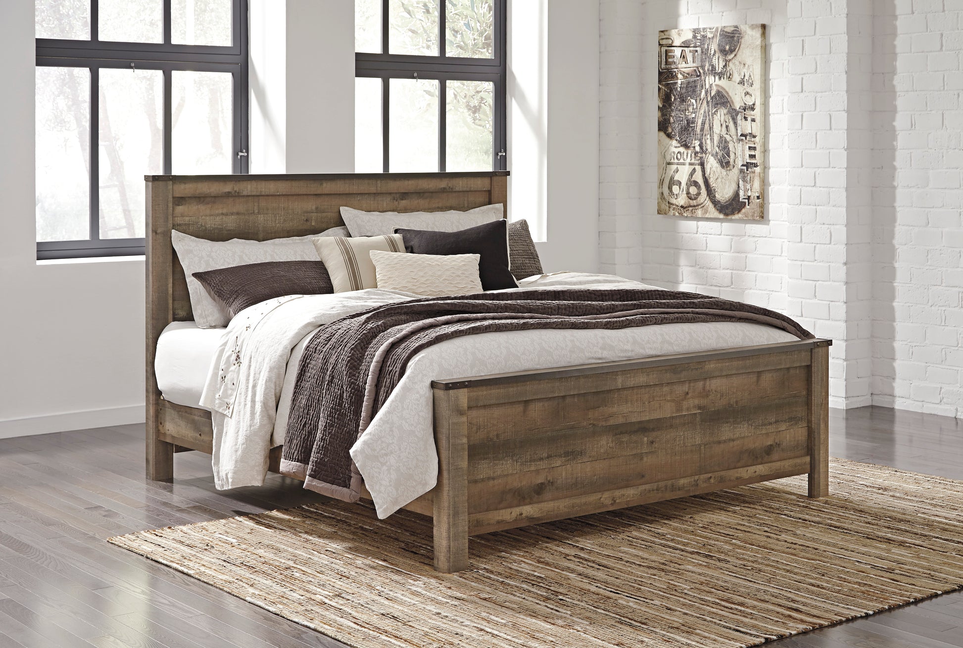Trinell Panel Bed