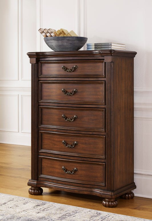 Lavinton Chest of Drawers - alternate view
