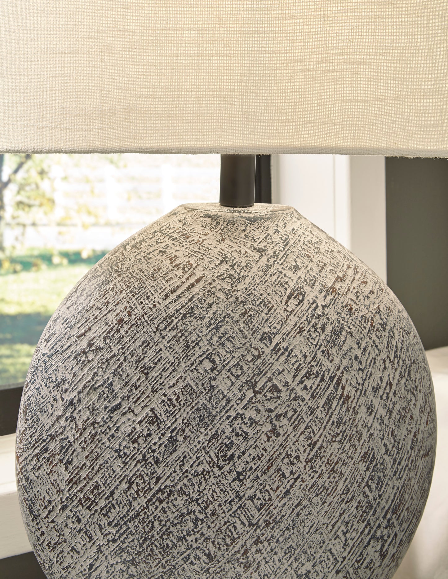 Harif Table Lamp