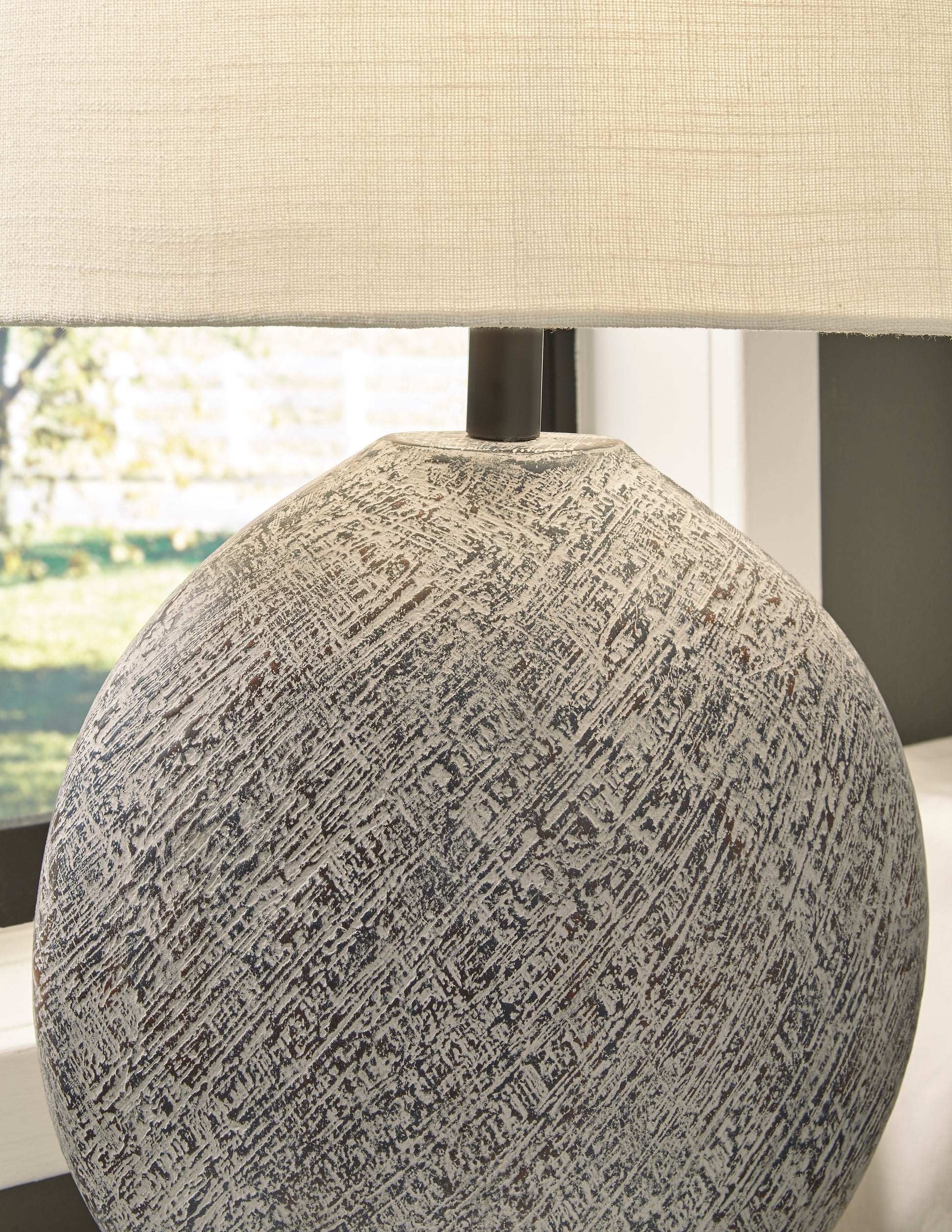 Harif Table Lamp