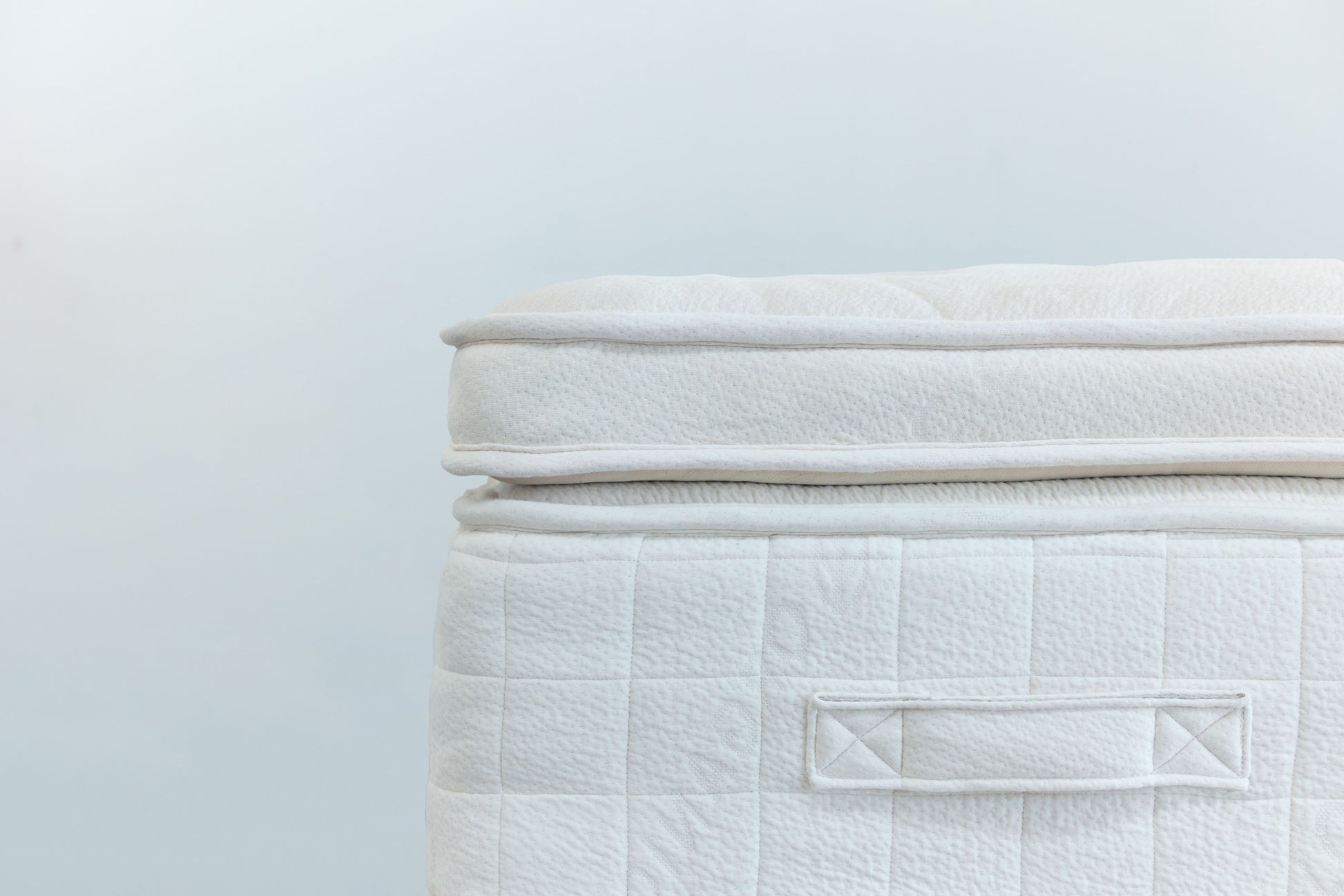 Avocado Luxury Organic Plush Mattress