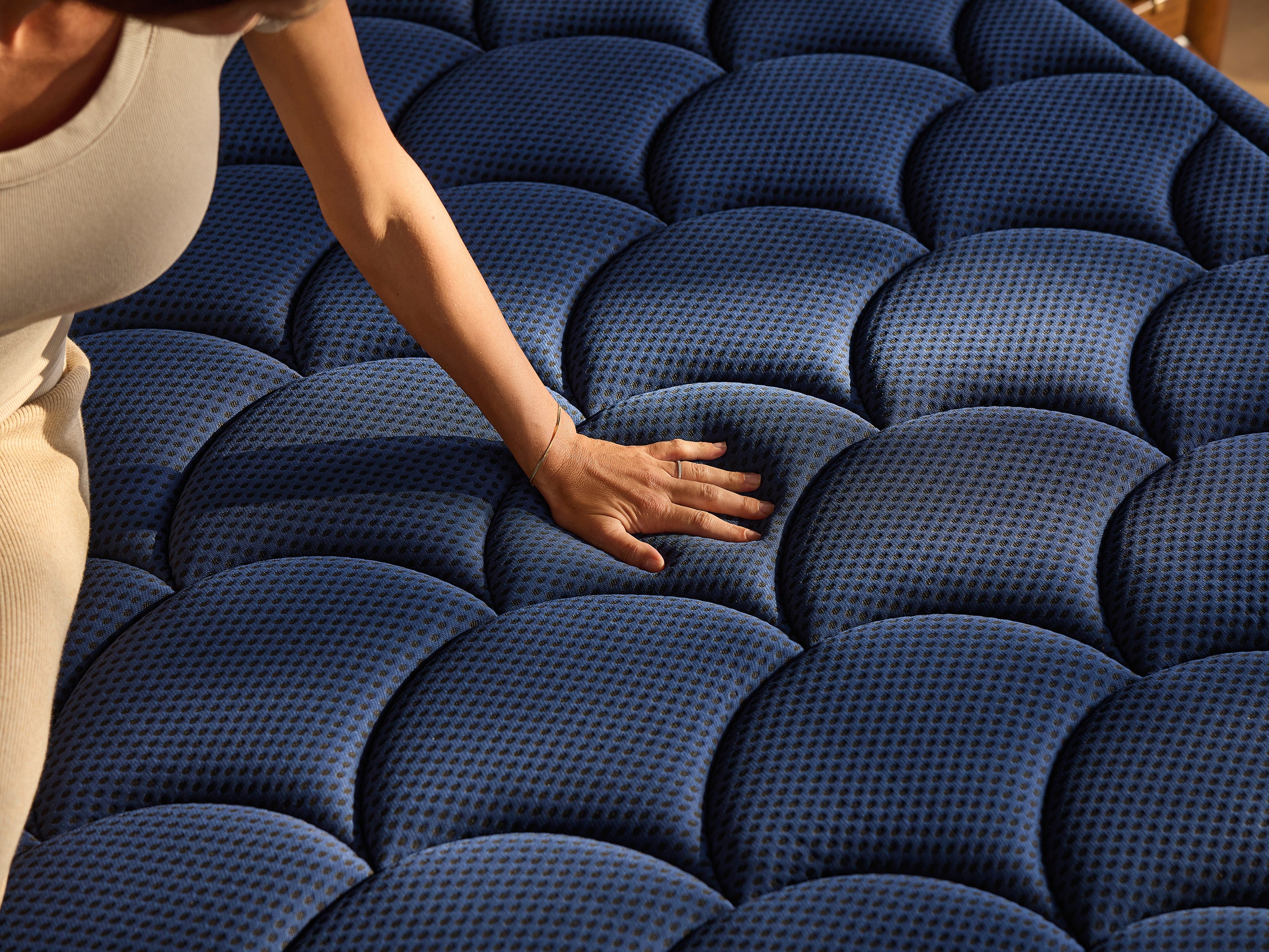 DreamCloud Hybrid Ultra 4.0 Mattress – Levin Furniture