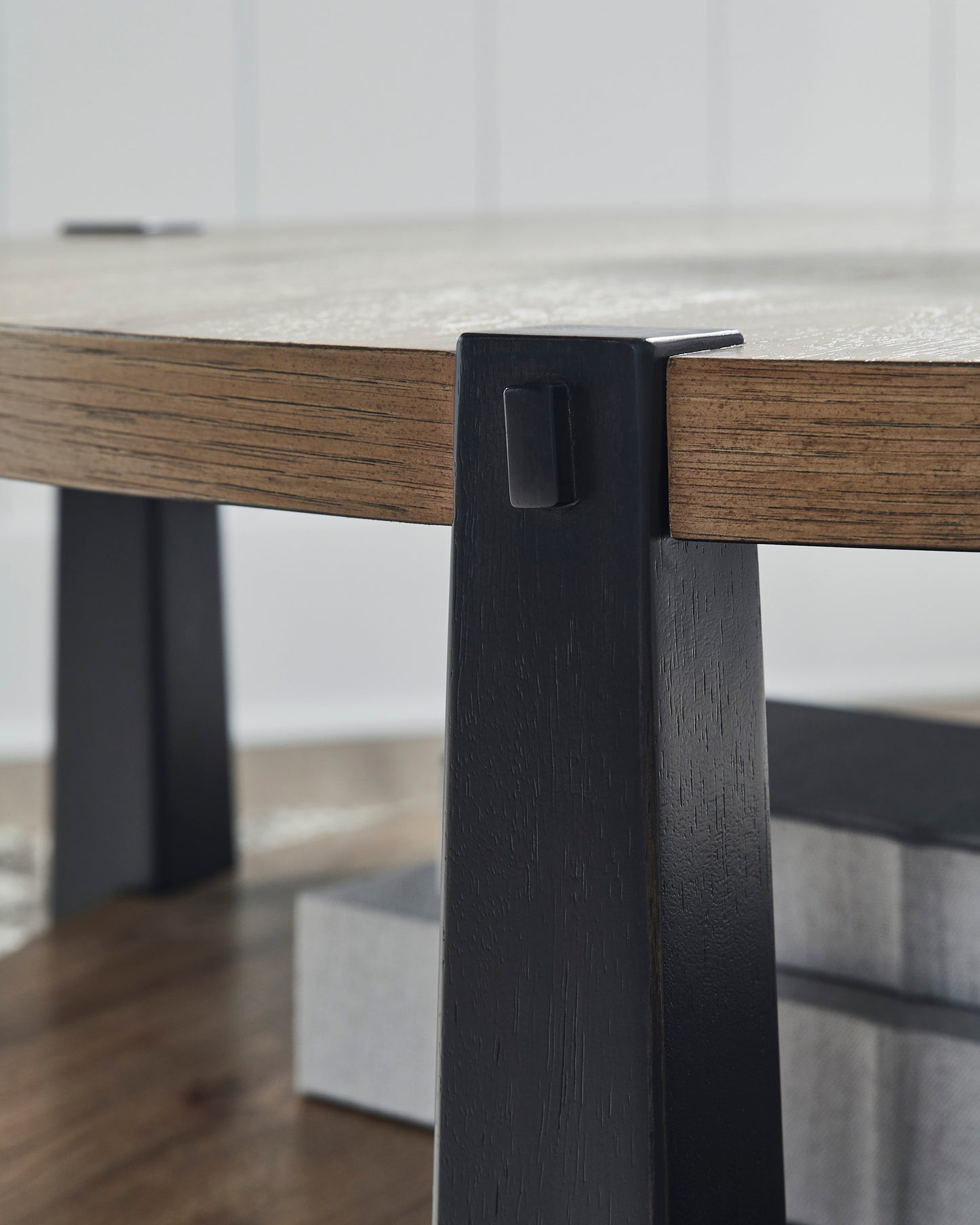 Ridgester Round Coffee Table
