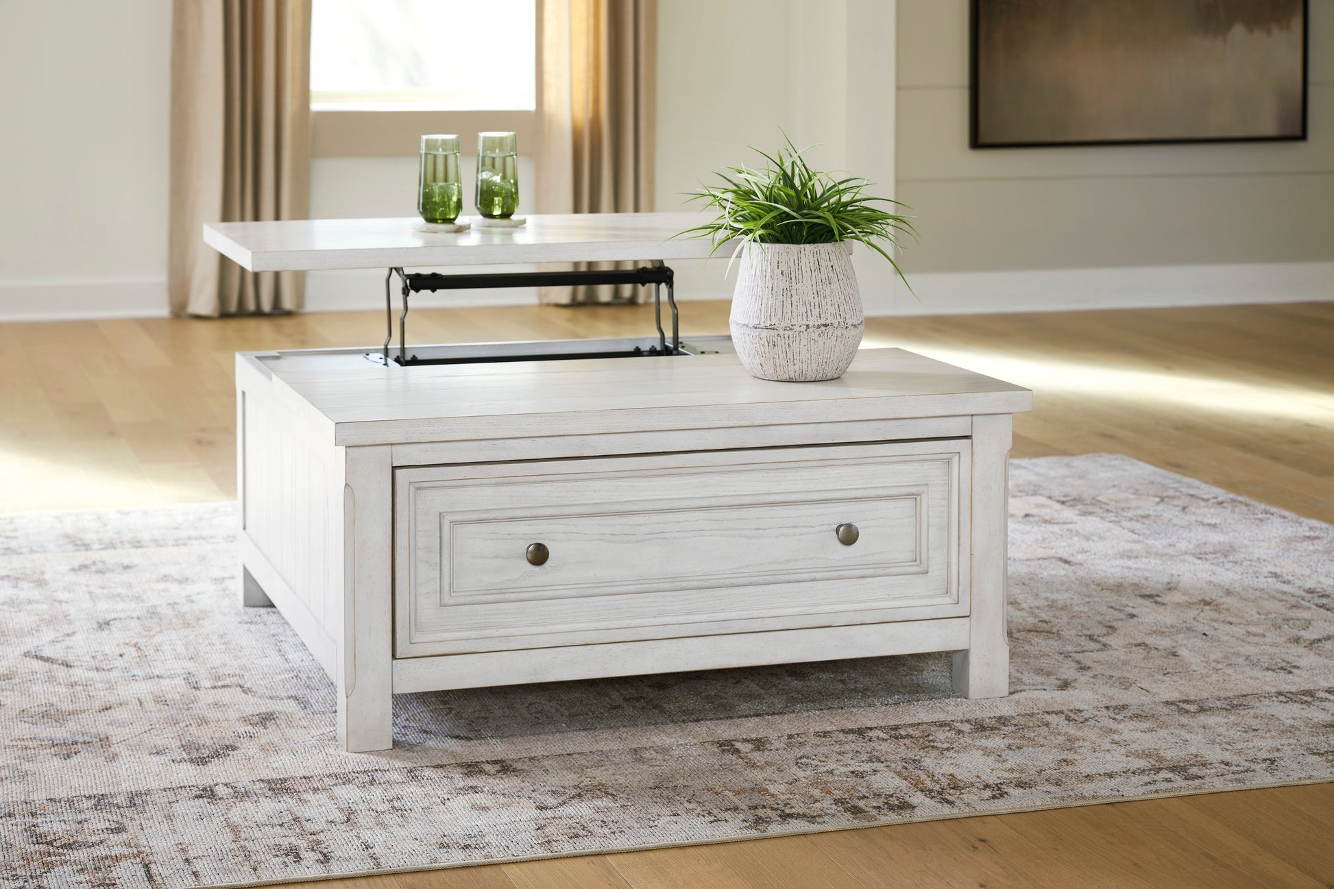 Robbinsdale Lift-Top Coffee Table