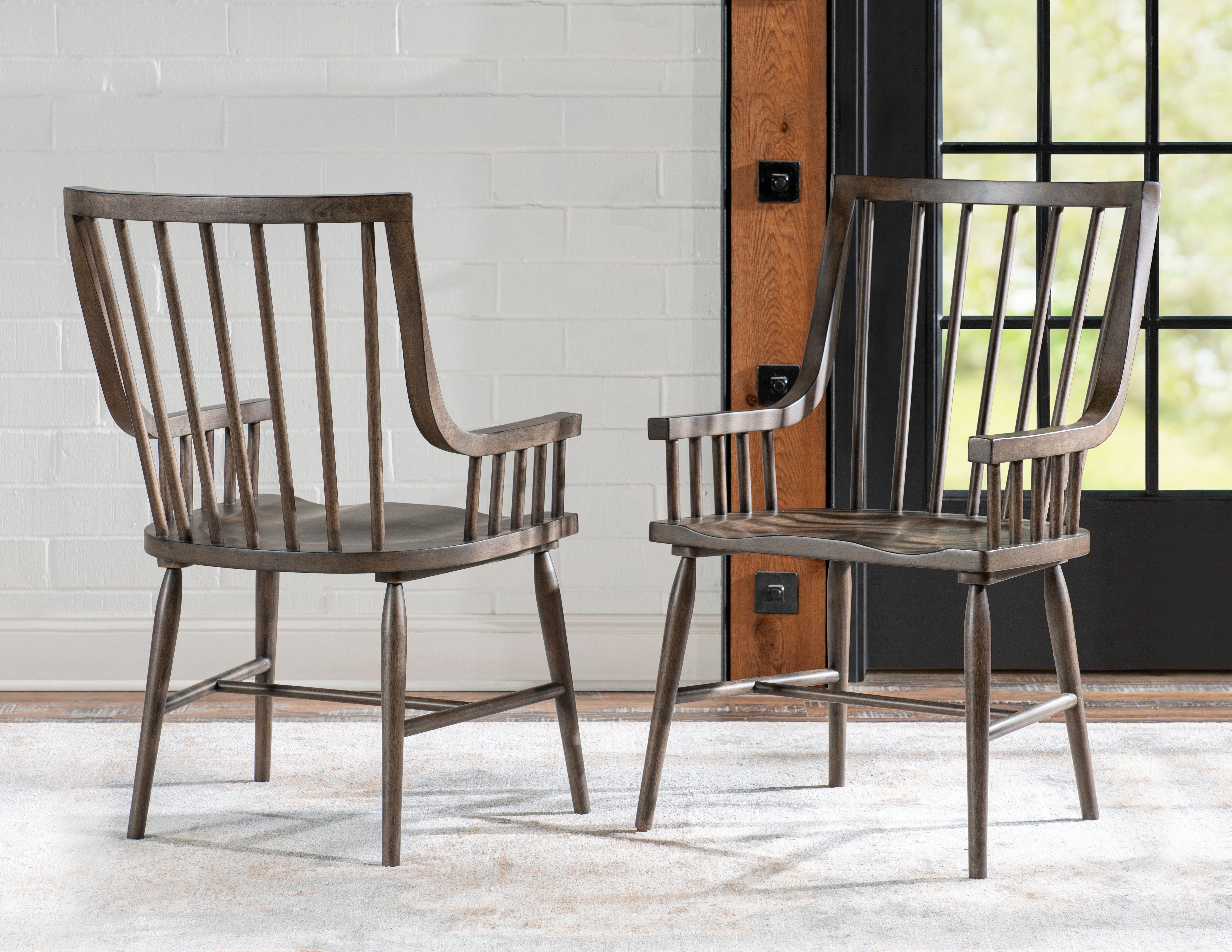 XXX's and OOO's Windsor Arm Chair – Levin Furniture