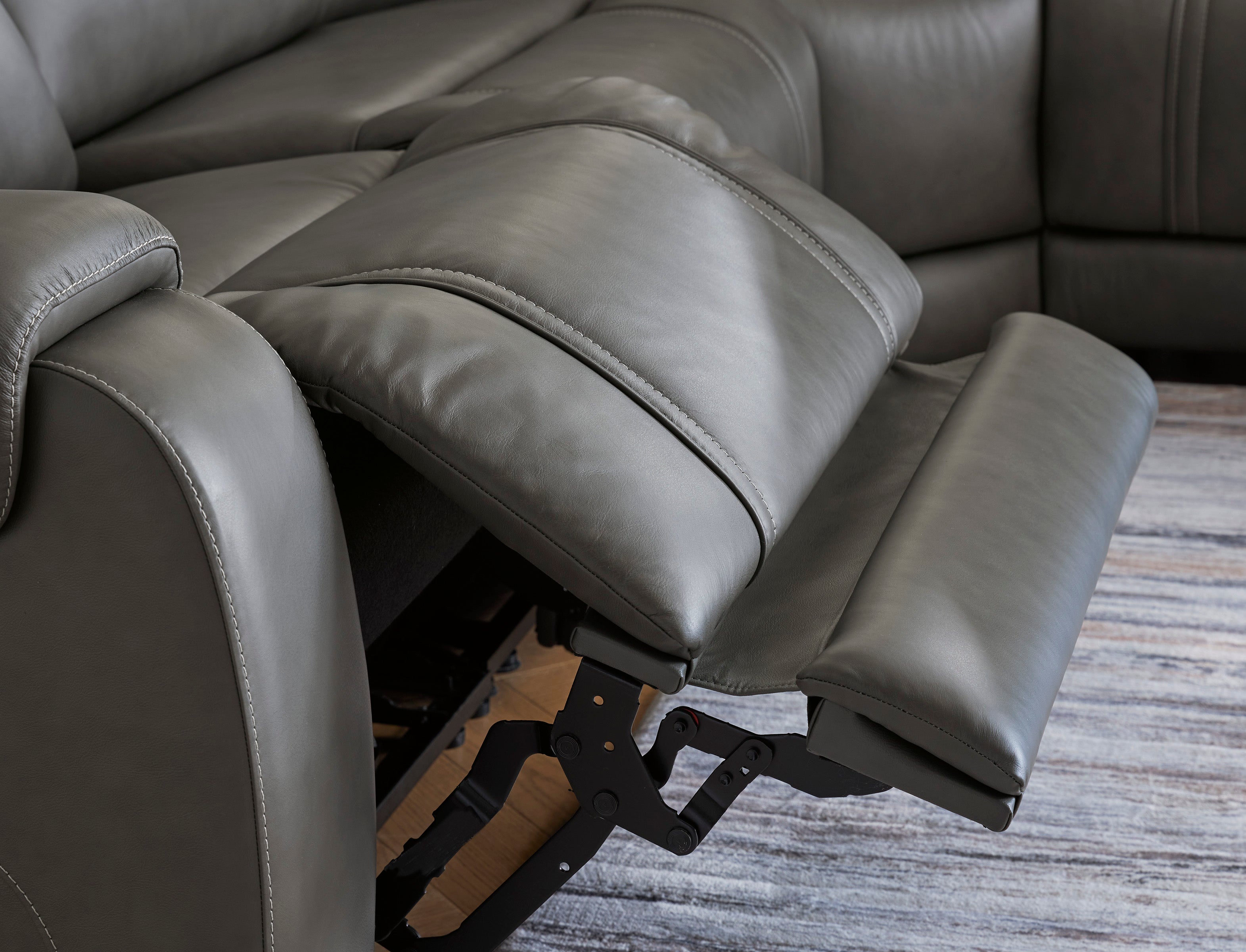 Ashley 5Z-Harrenhurst 7-Piece Leather Dual Power Reclining Modular