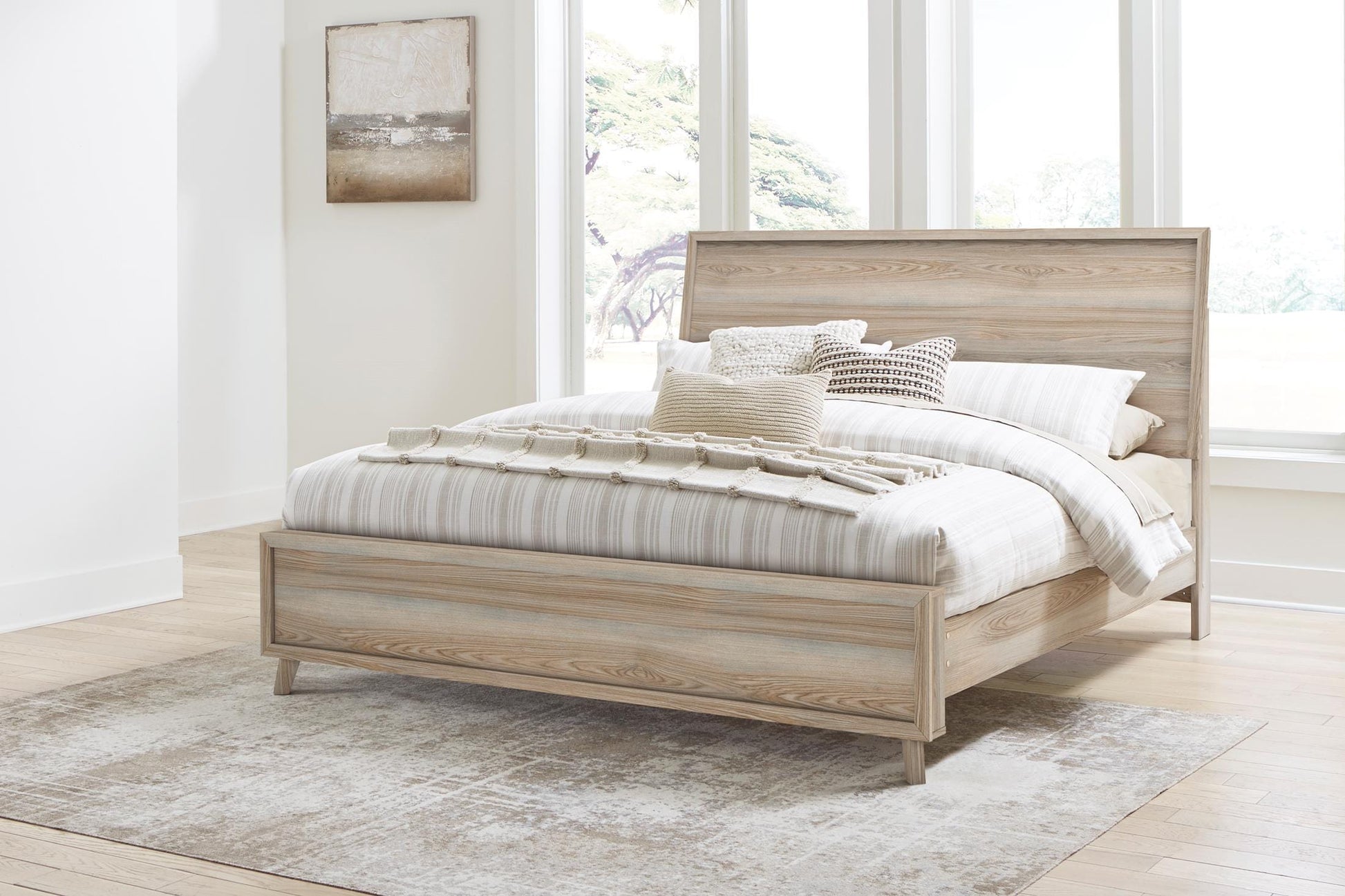 Hasbrick Queen Poster Bed